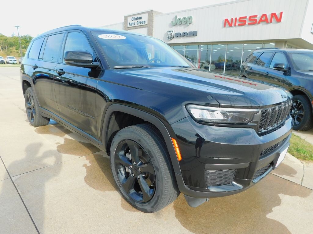 Used 2023 Jeep Grand Cherokee L Altitude SUV