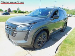 2026 Nissan Pathfinder SL SUV 26211