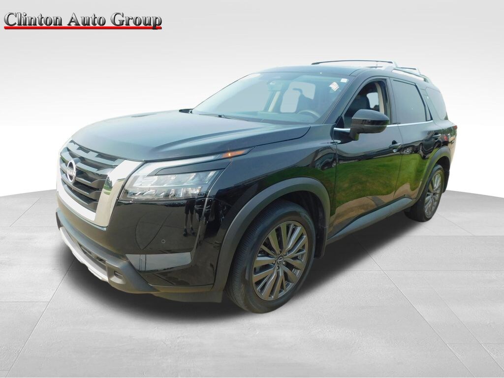 Used 2025 Nissan Pathfinder SL SUV
