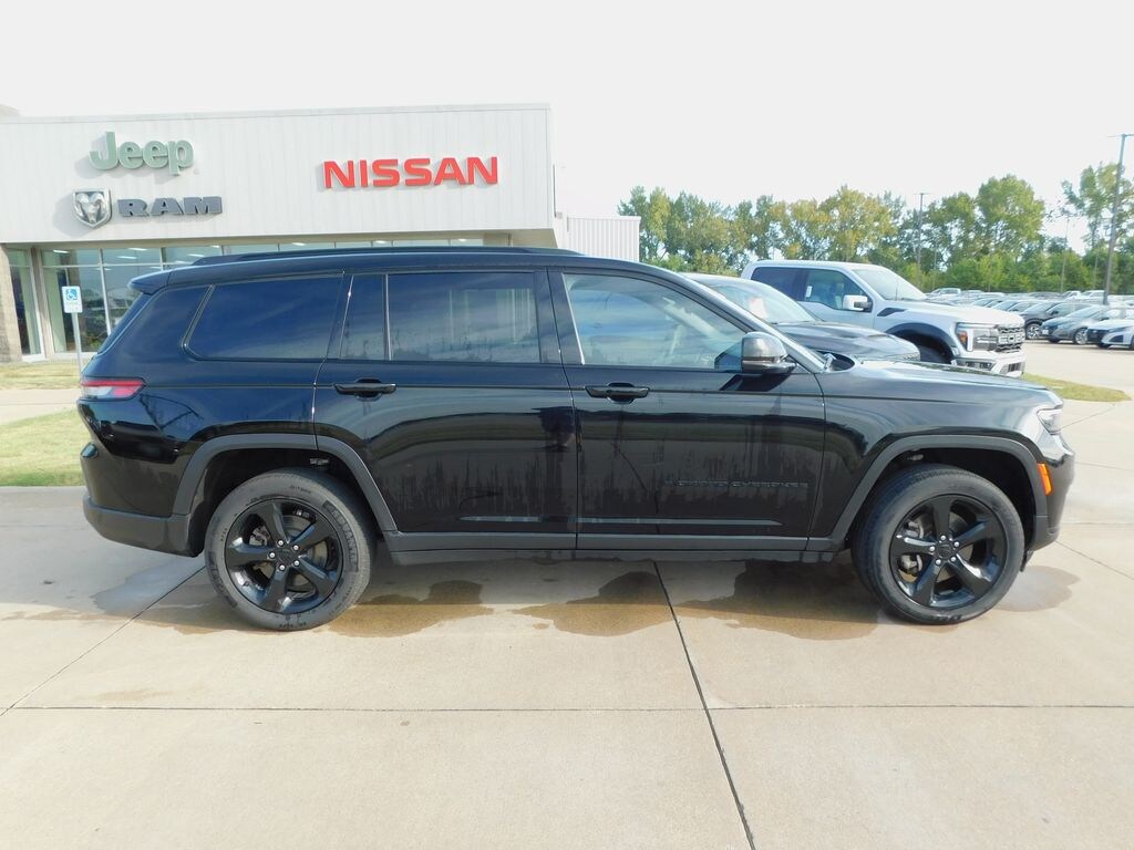 Used 2023 Jeep Grand Cherokee L Altitude SUV