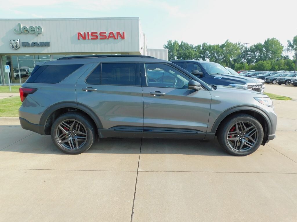 Used 2025 Ford Explorer ST-Line SUV