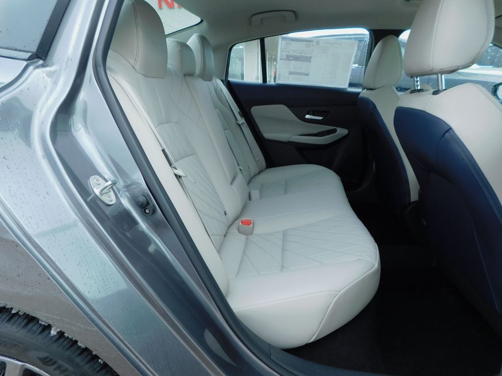 2026 Nissan Sentra SL - Photo 6