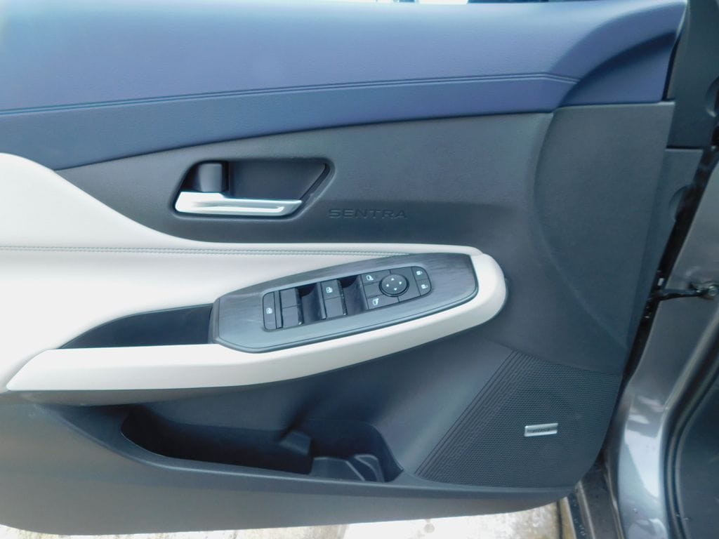 2026 Nissan Sentra SL - Photo 16