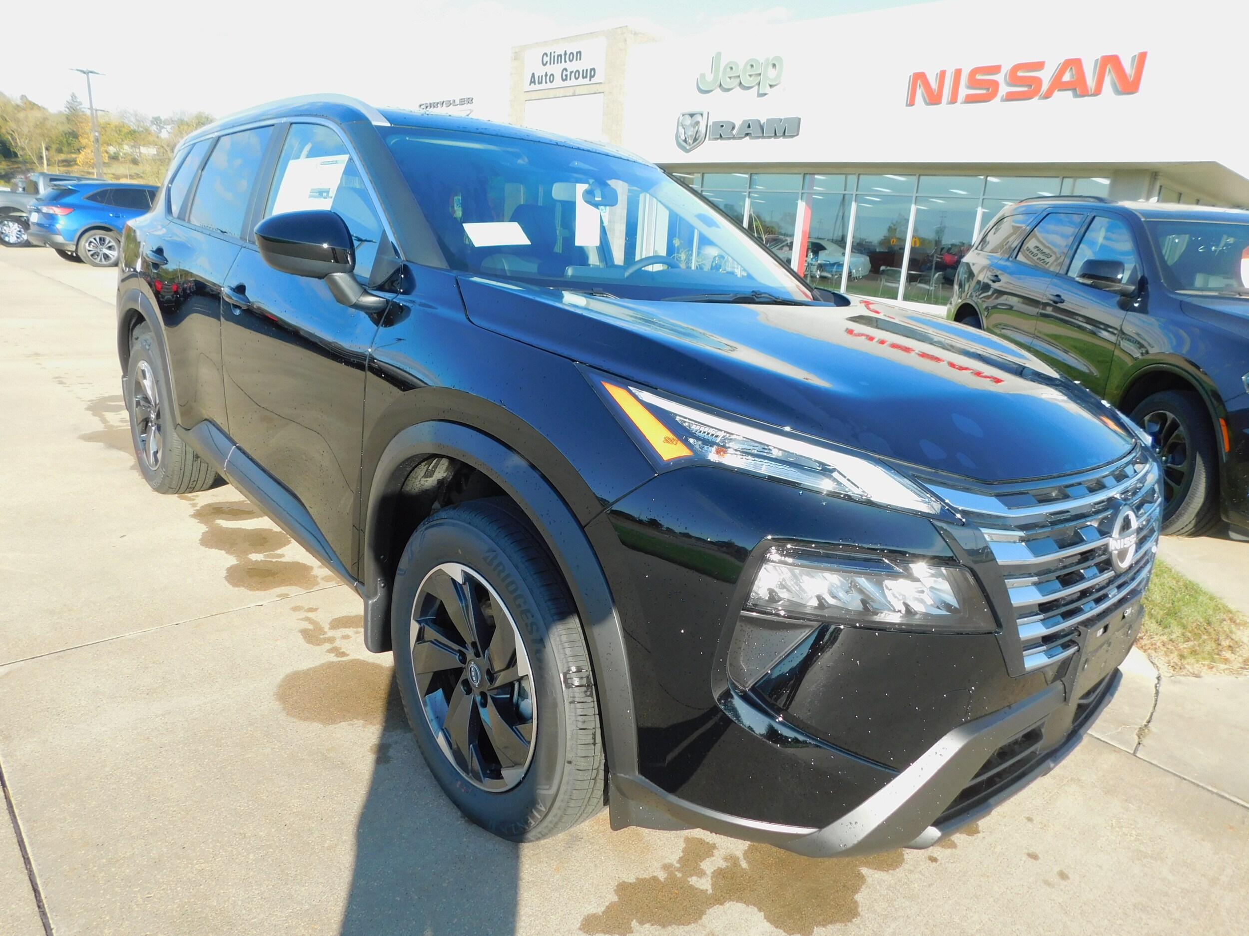 2026 Nissan Rogue SV photo 3