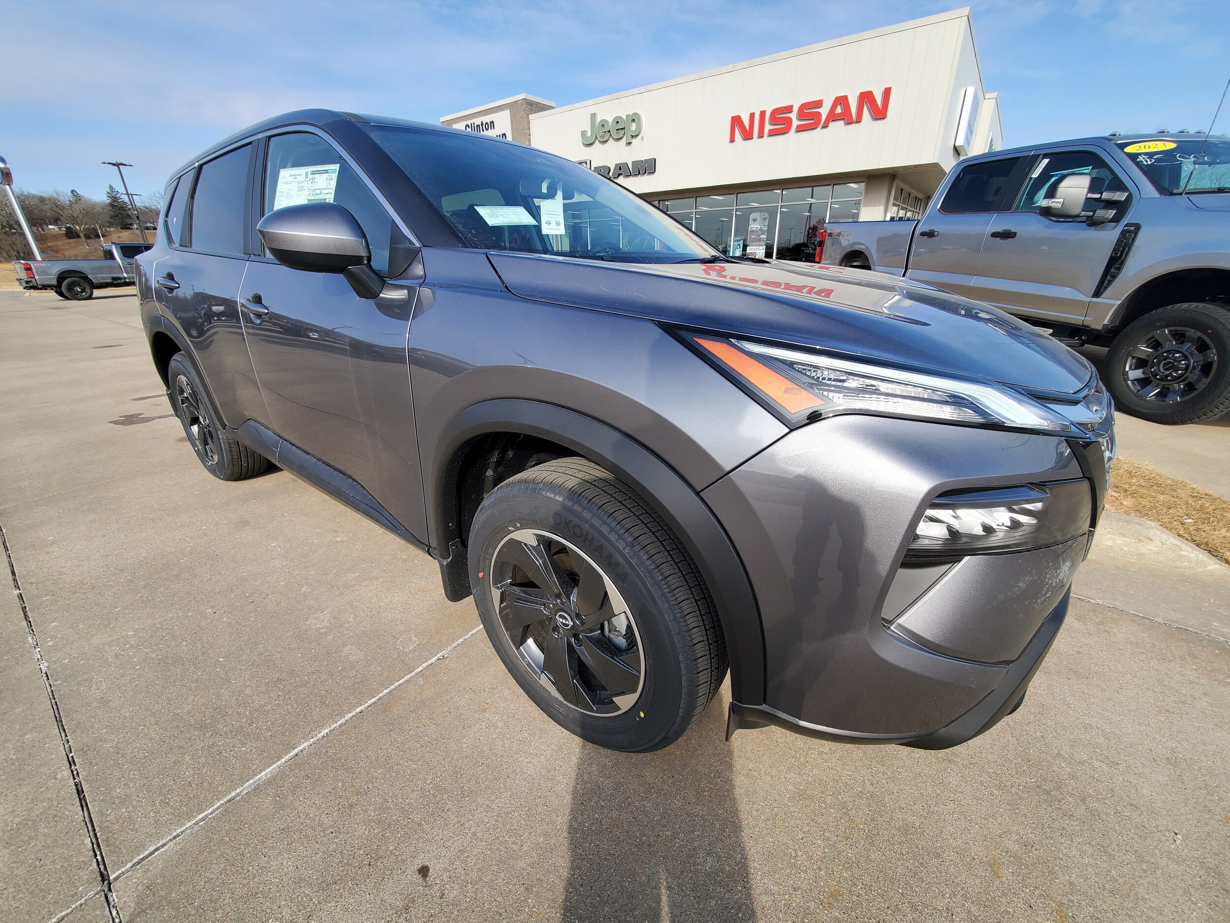 2025 Nissan Rogue SV photo 3