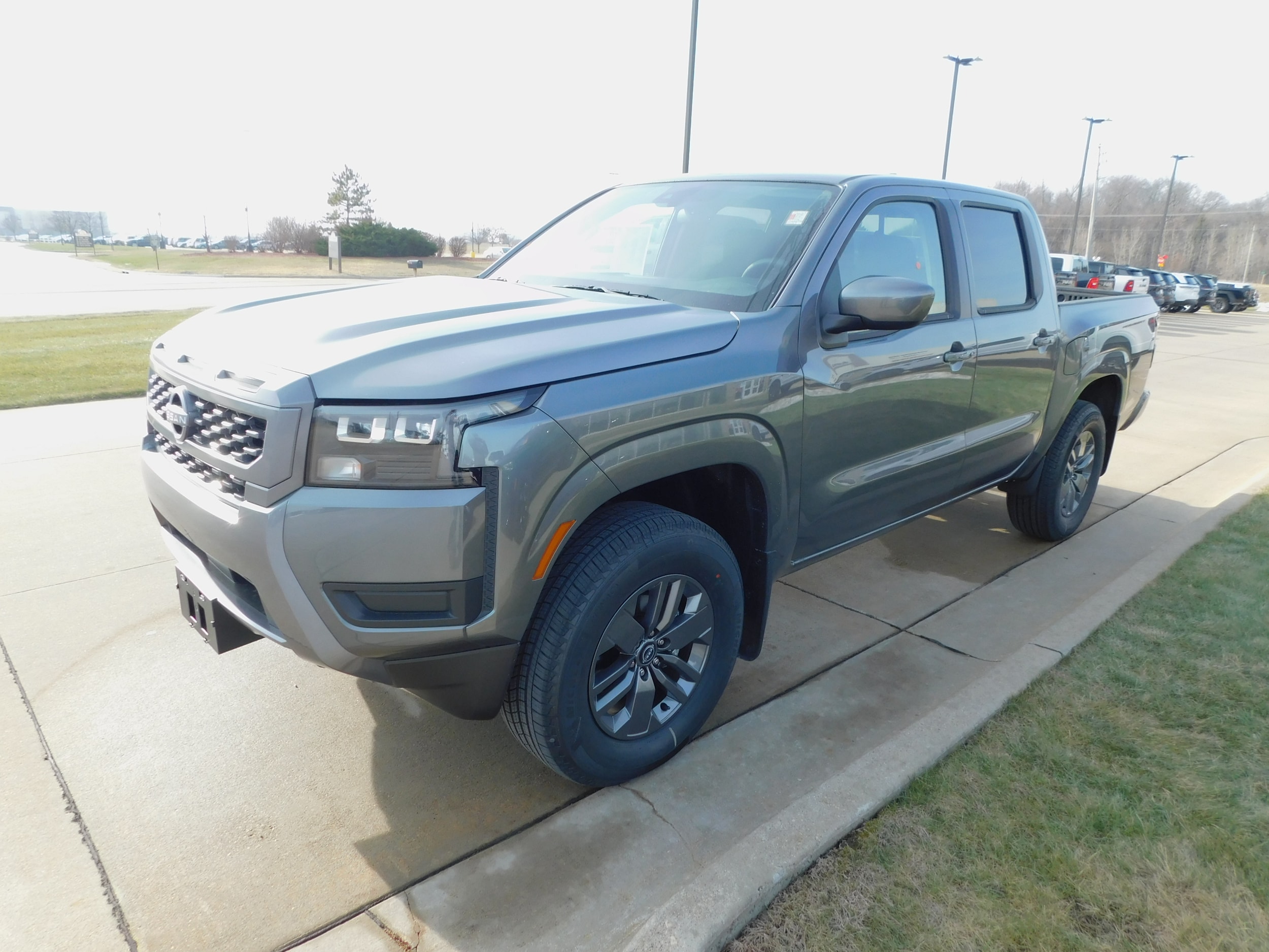 2026 Nissan Frontier SV's photo