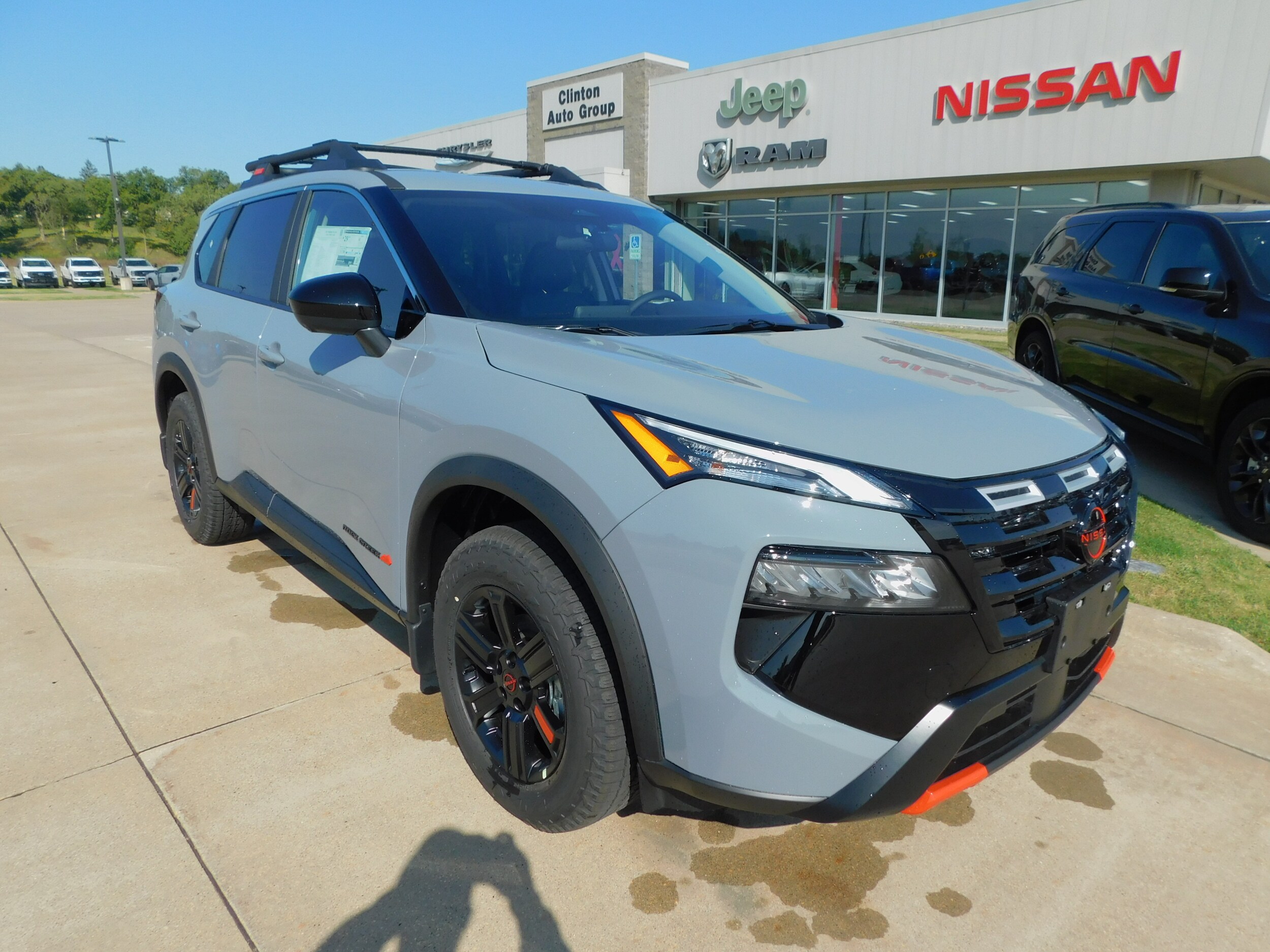 2026 Nissan Rogue SV photo 3