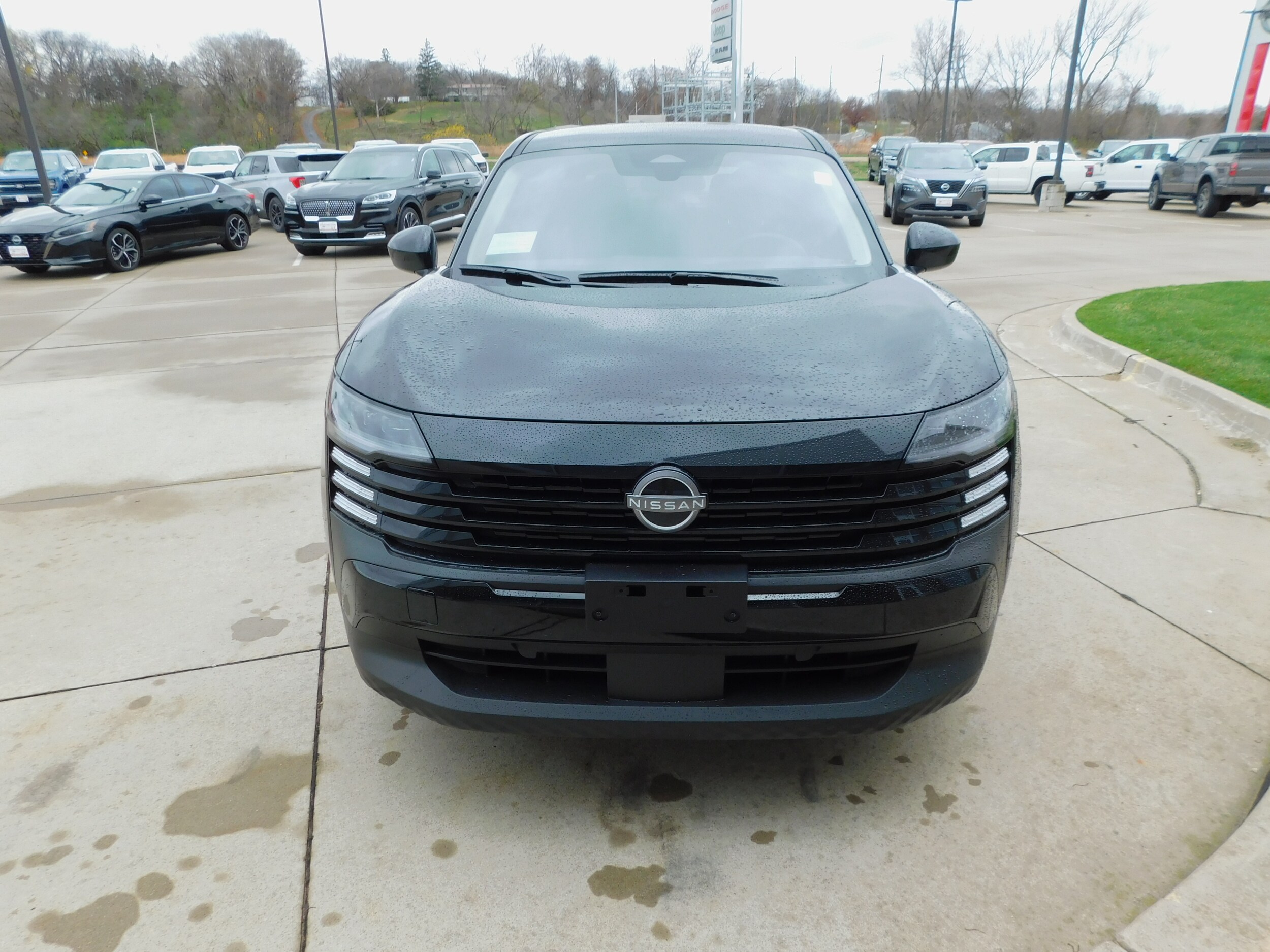 2025 Nissan Kicks SV photo 2
