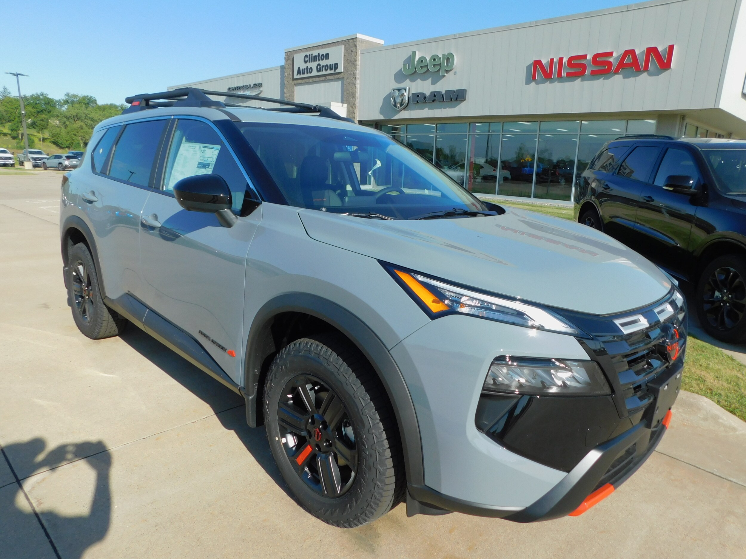 2026 Nissan Rogue SV photo 3