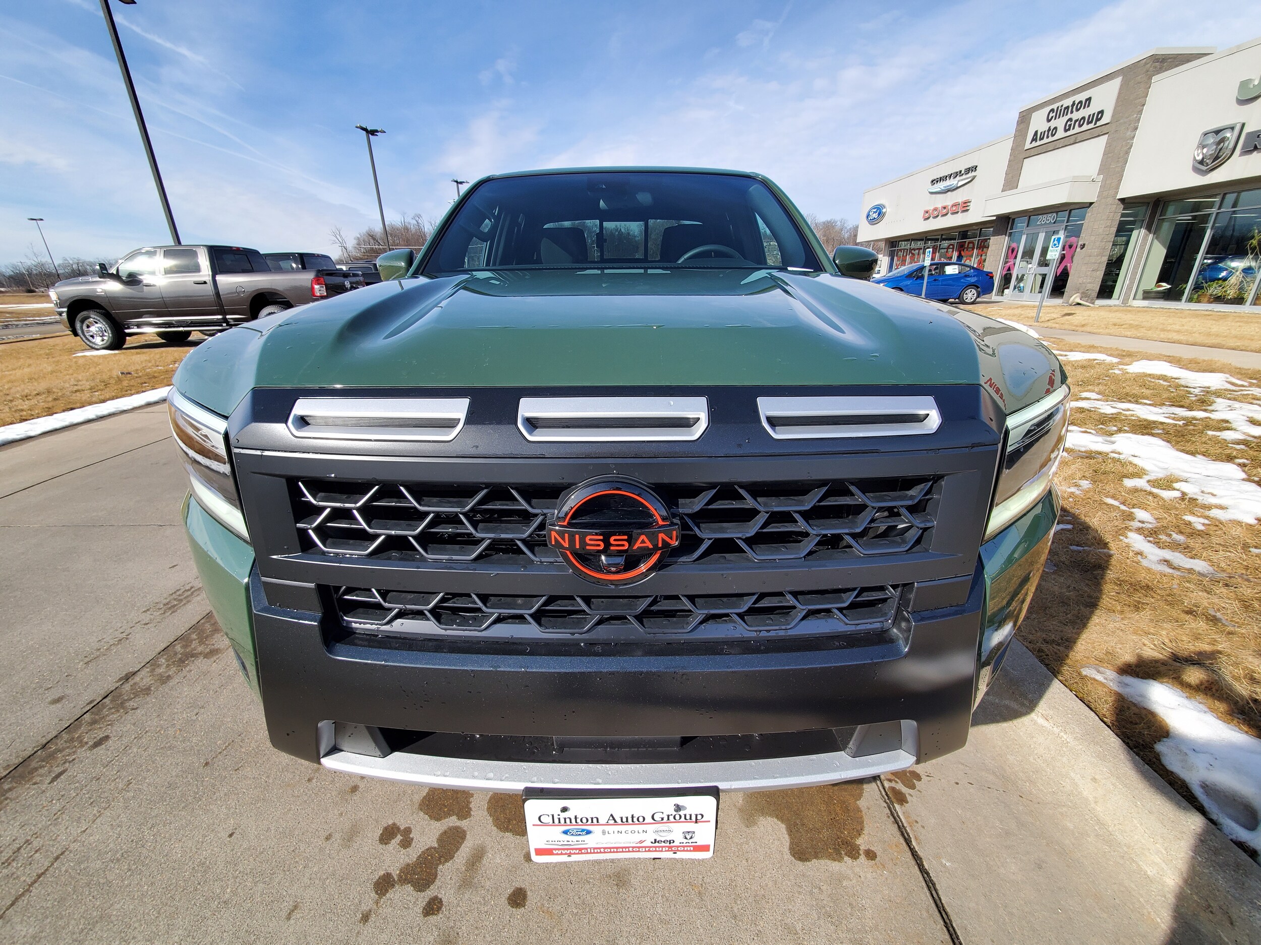 2025 Nissan Frontier PRO-4X photo 2