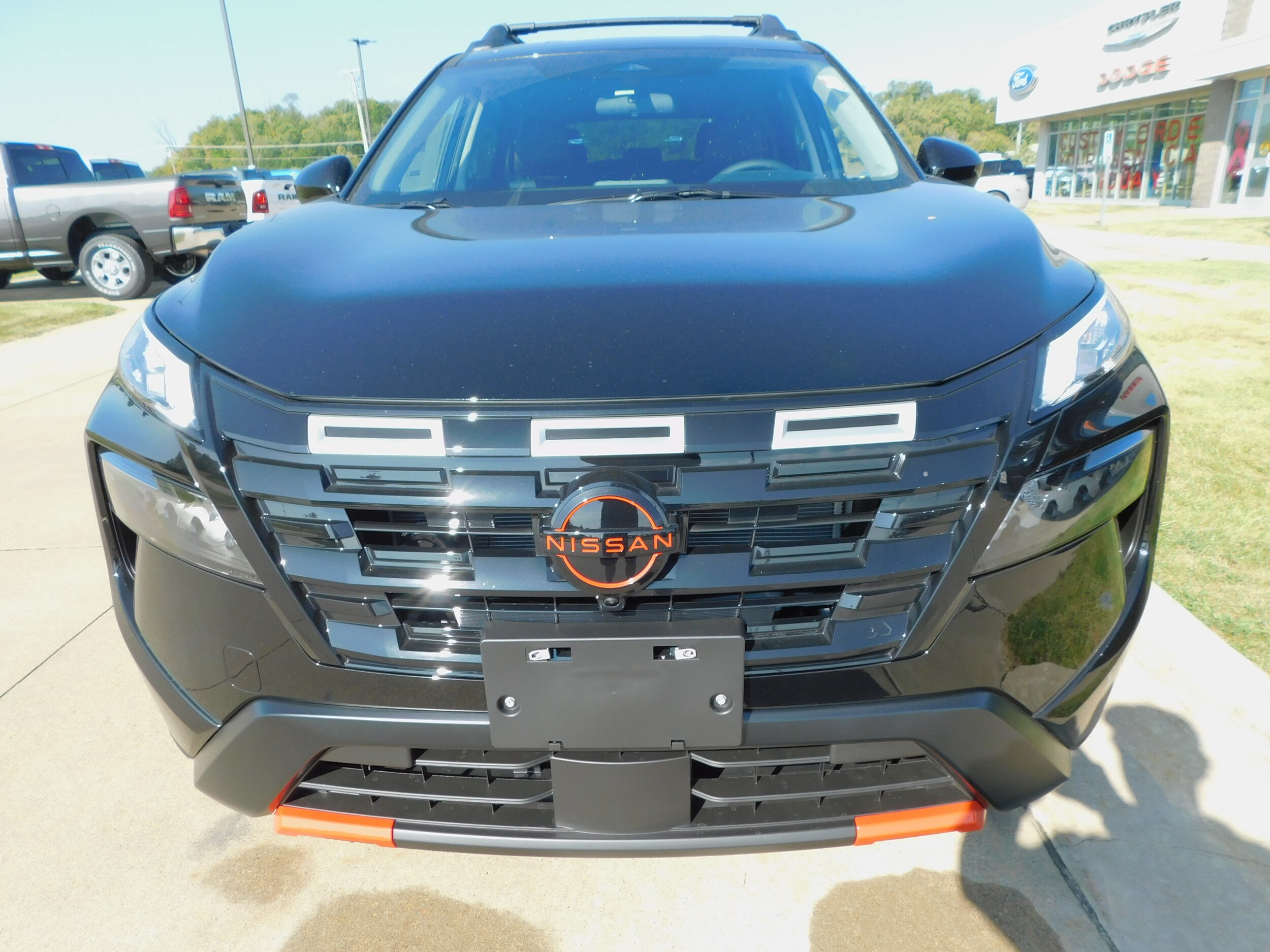 2026 Nissan Rogue SV photo 2