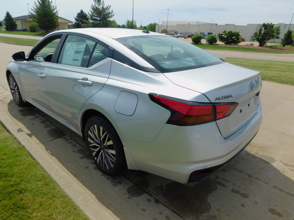 2026 Nissan Altima SV - Photo 11
