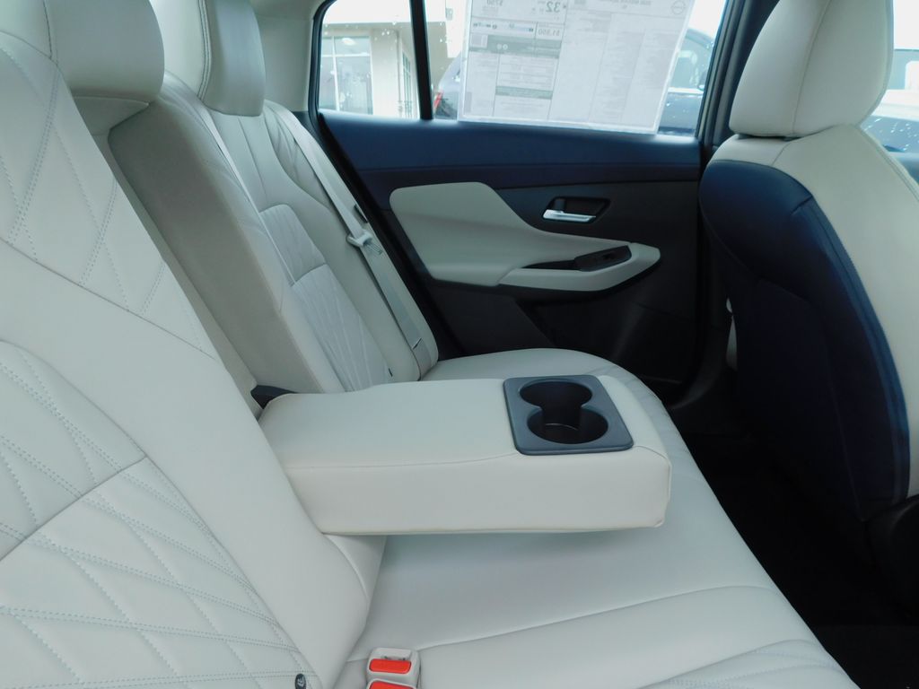 2026 Nissan Sentra SL - Photo 7