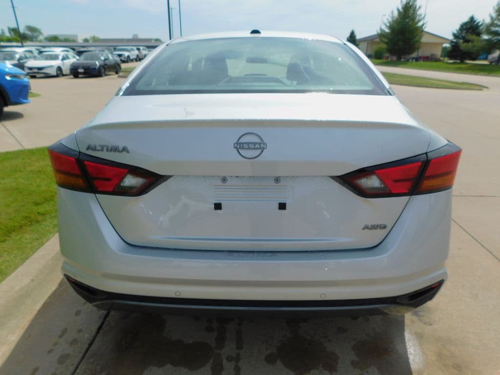 2026 Nissan Altima SV - Photo 9
