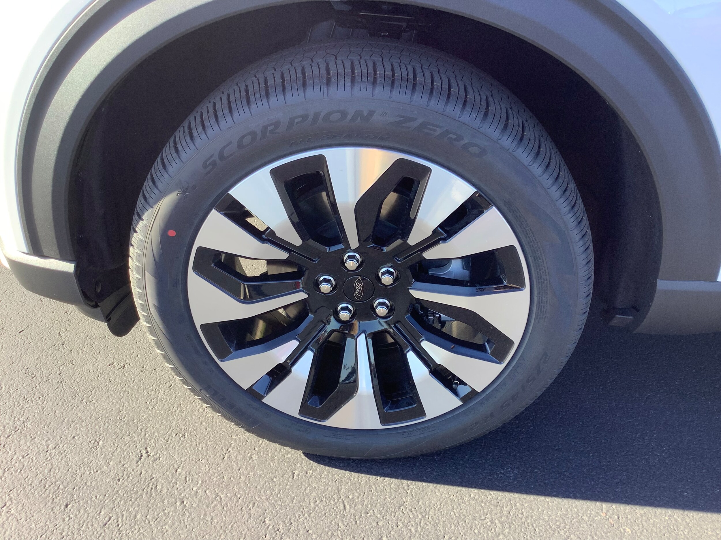 2026 Ford Explorer Platinum photo 4