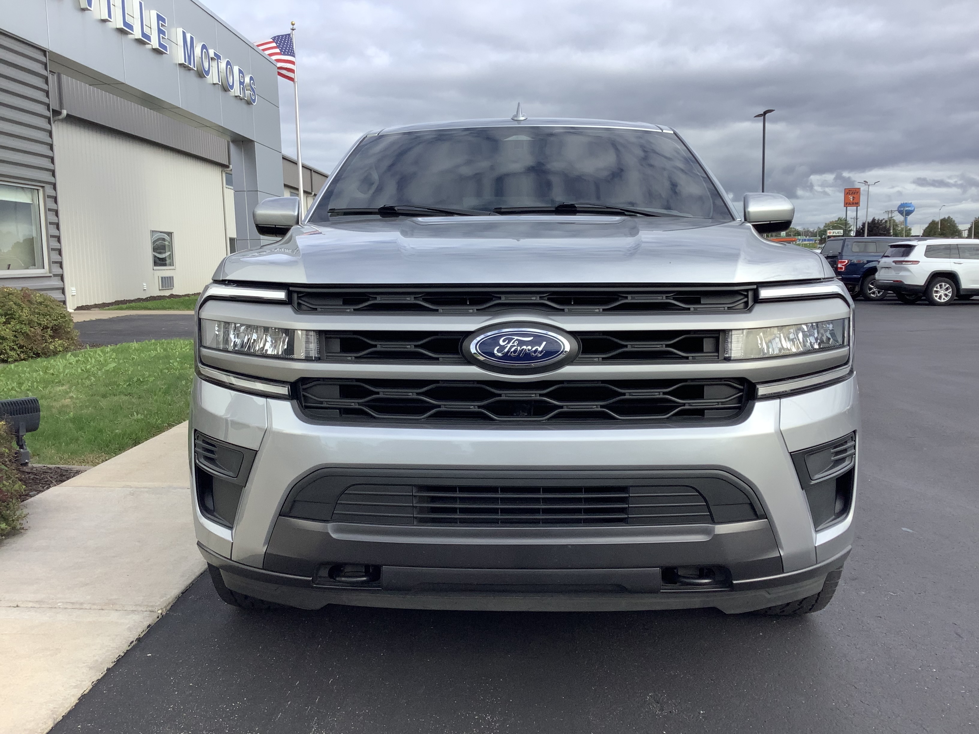 Used 2024 Ford Expedition XLT SUV