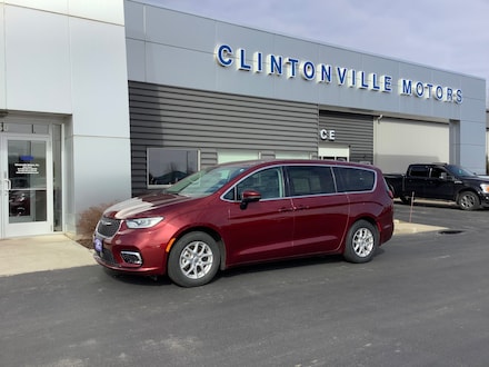 2023 Chrysler Pacifica Touring L Passenger Van