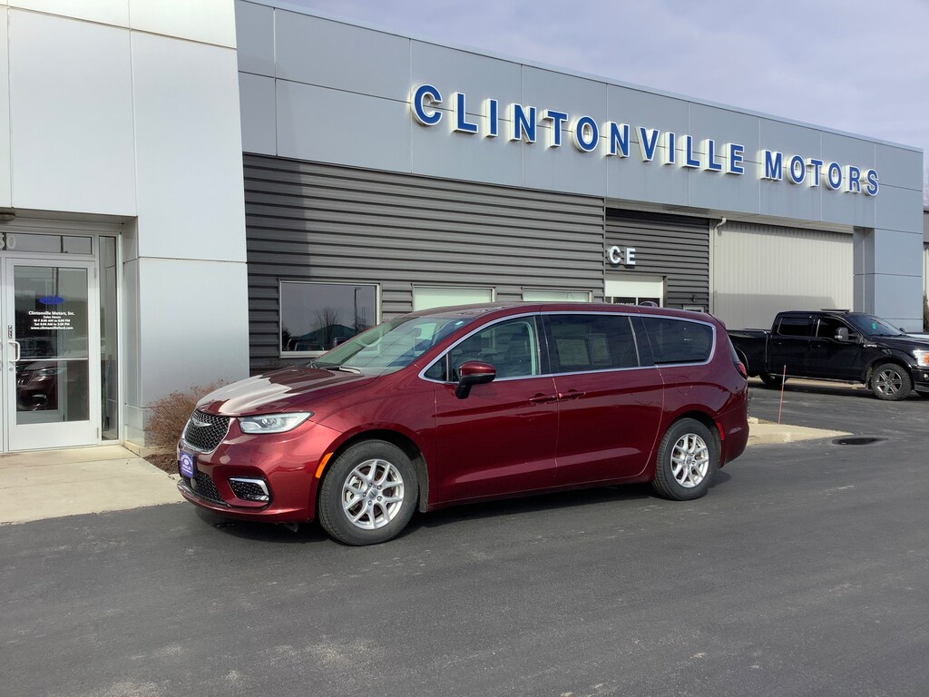 Used 2023 Chrysler Pacifica Touring L Passenger Van