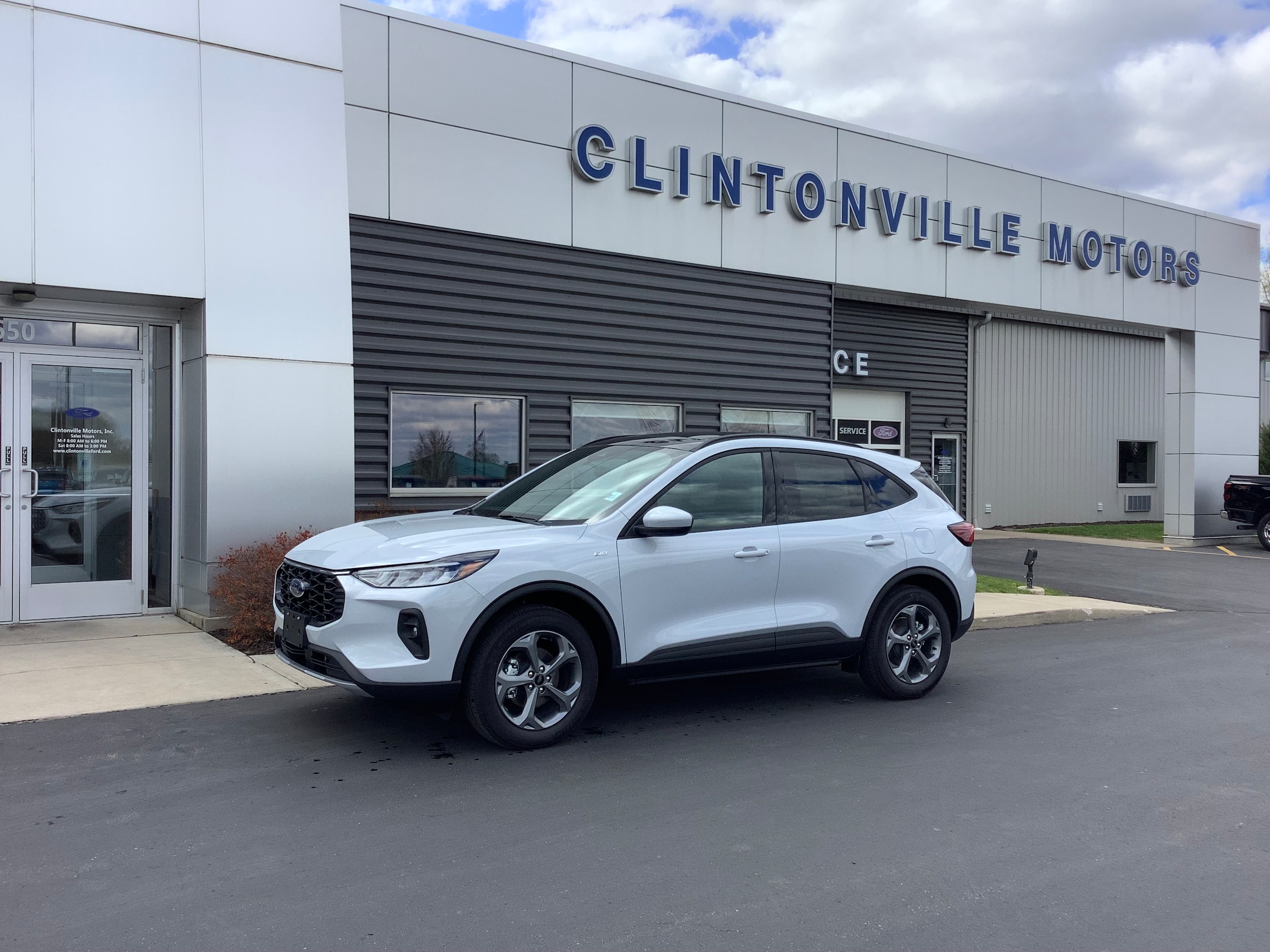 2026 Ford Escape ST-Line Select AWD's photo