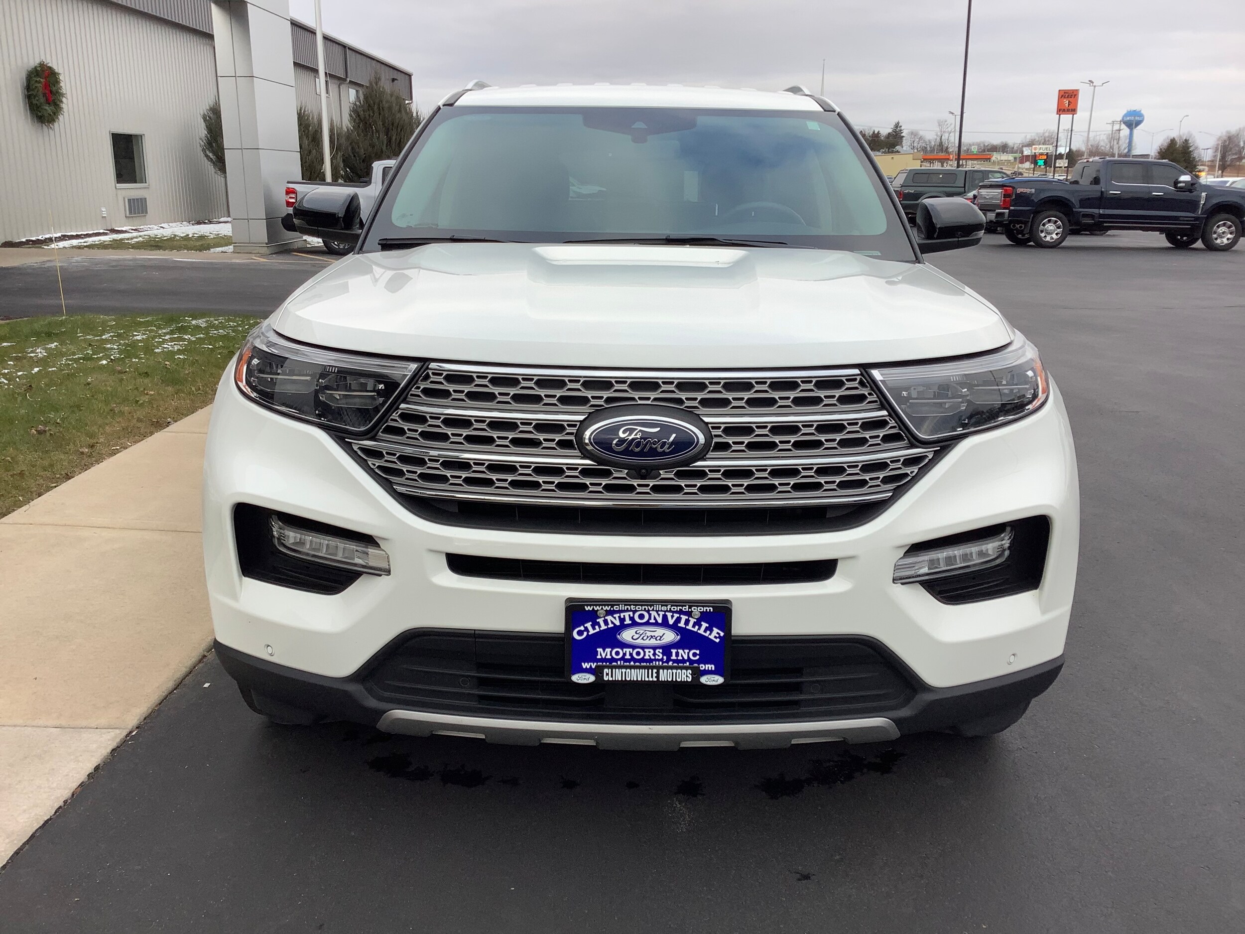 2023 Ford Explorer Limited photo 2