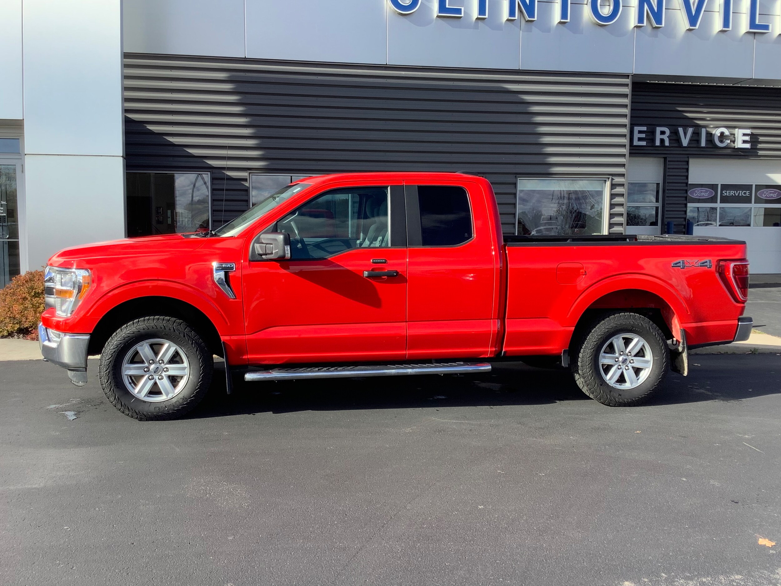 2021 Ford F-150 XLT photo 2