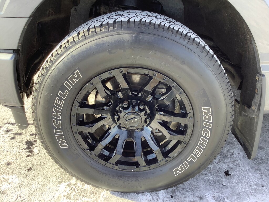 2023 Ford F-150 XLT photo 4