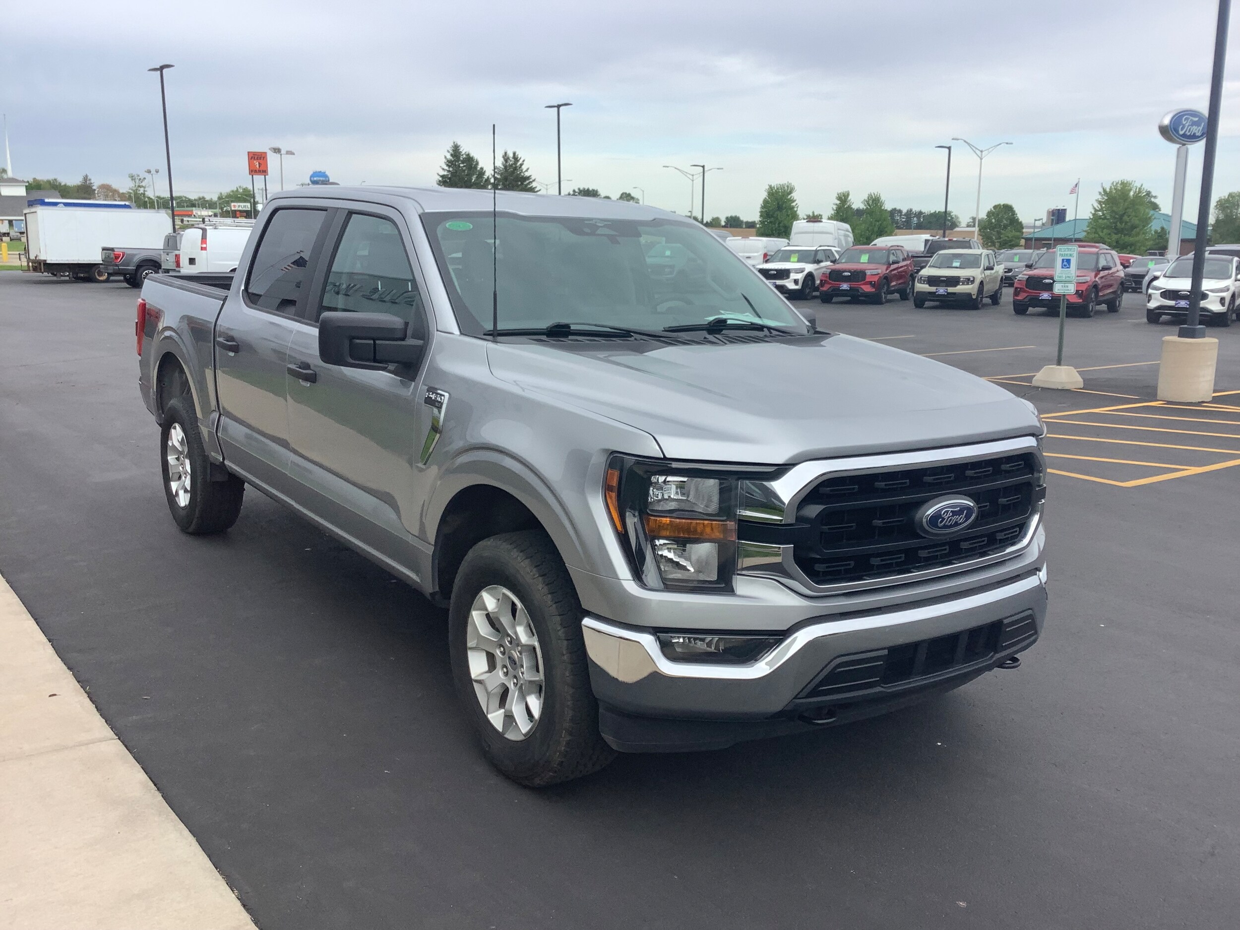 2023 Ford F-150 XLT photo 3