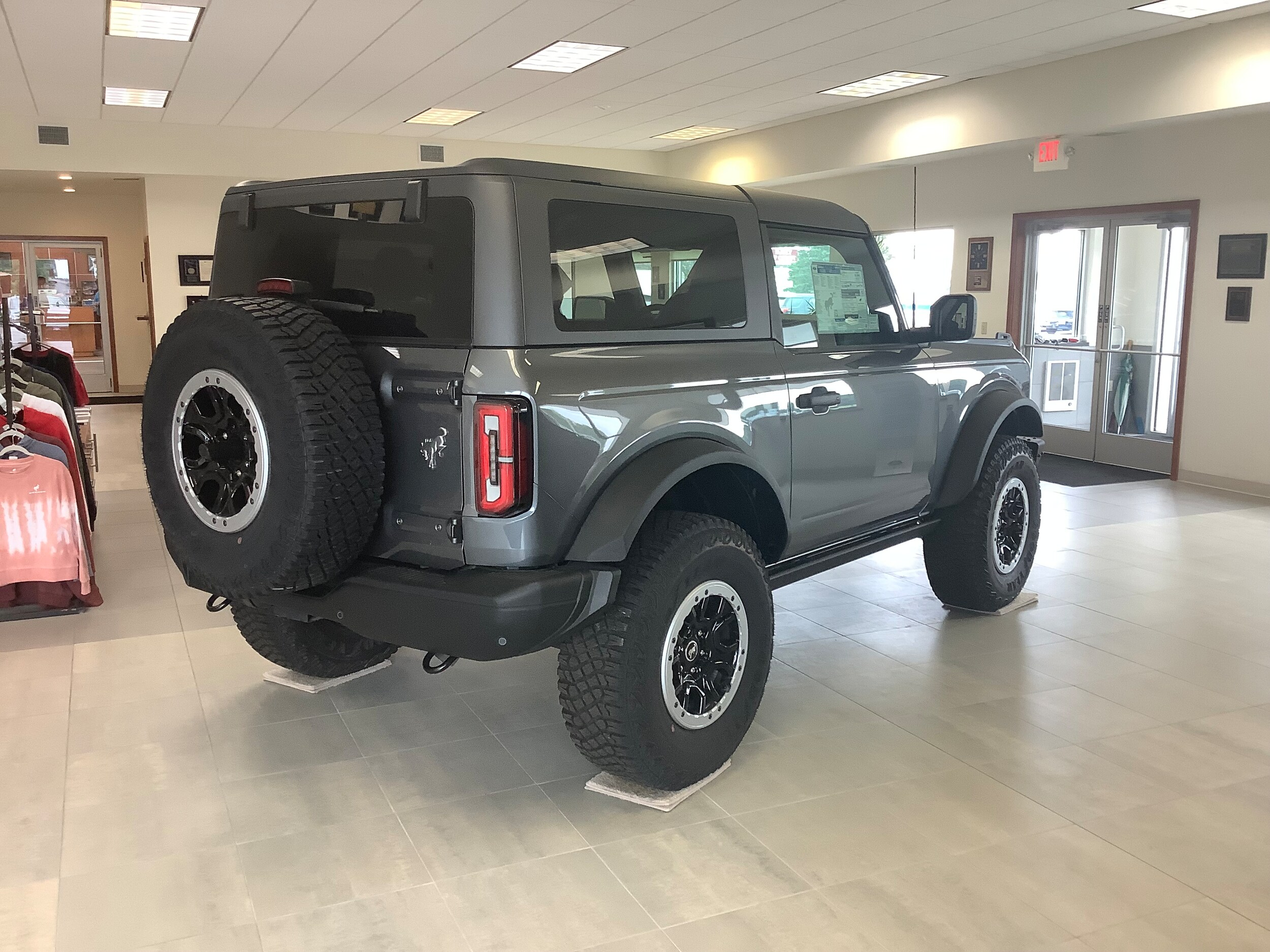 2024 Ford Bronco Badlands photo 3