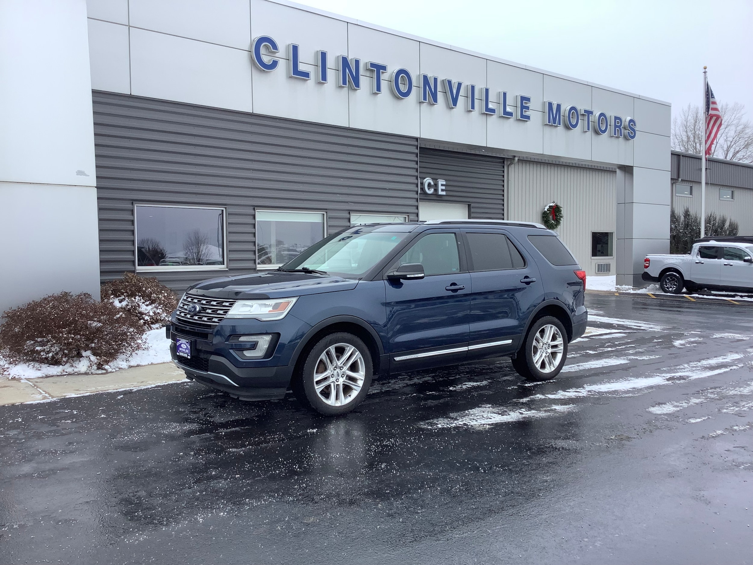 2016 Ford Explorer XLT's photo