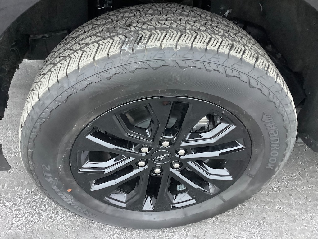 New 2025 Ford F-150 Lariat TRUCK