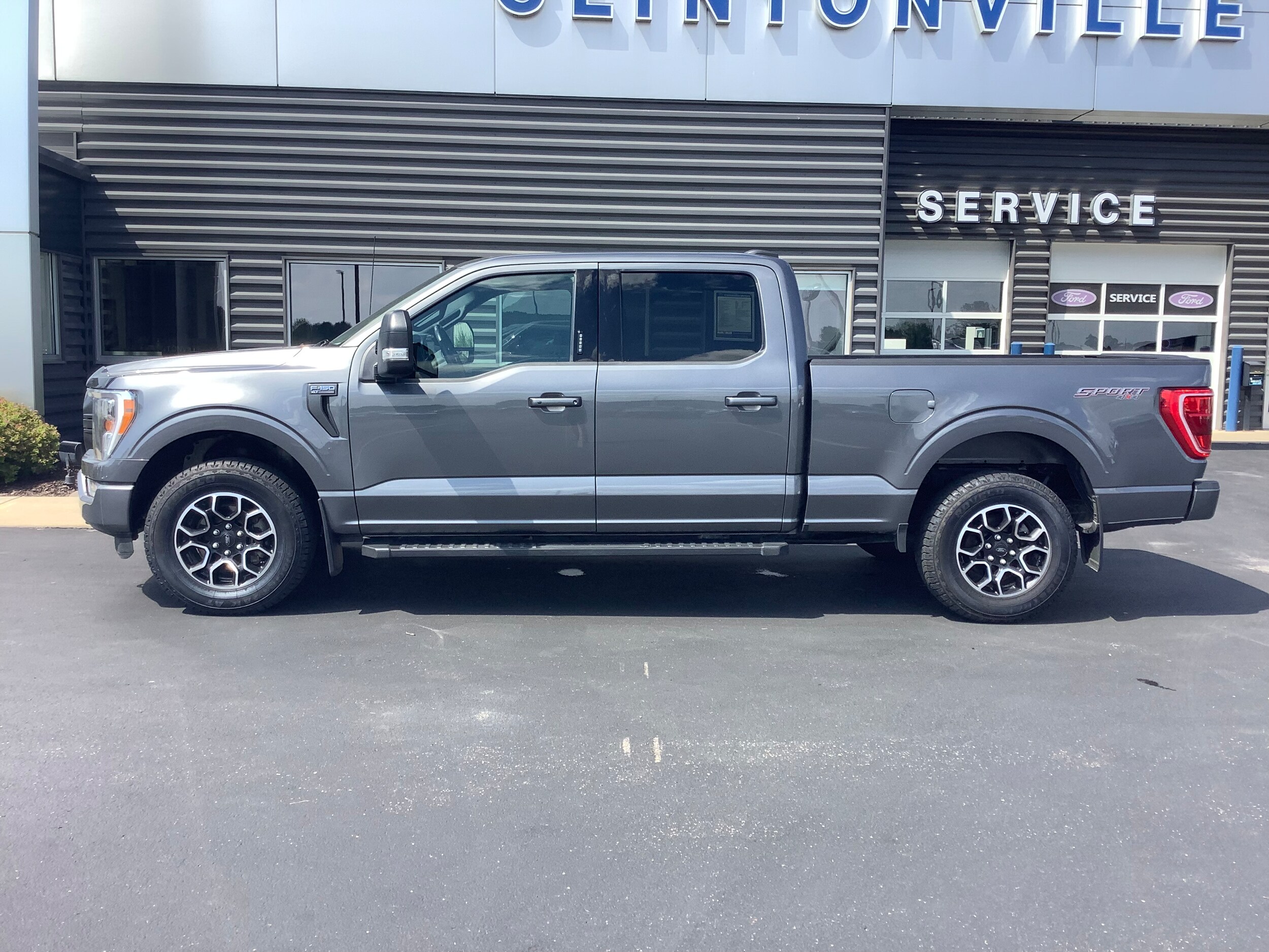 2022 Ford F-150 XLT photo 2