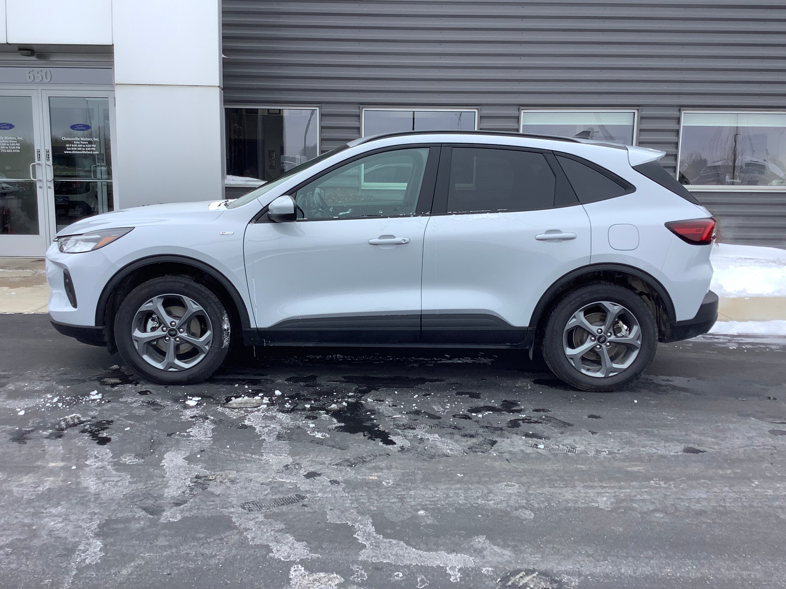 2025 Ford Escape ST-Line Select photo 2