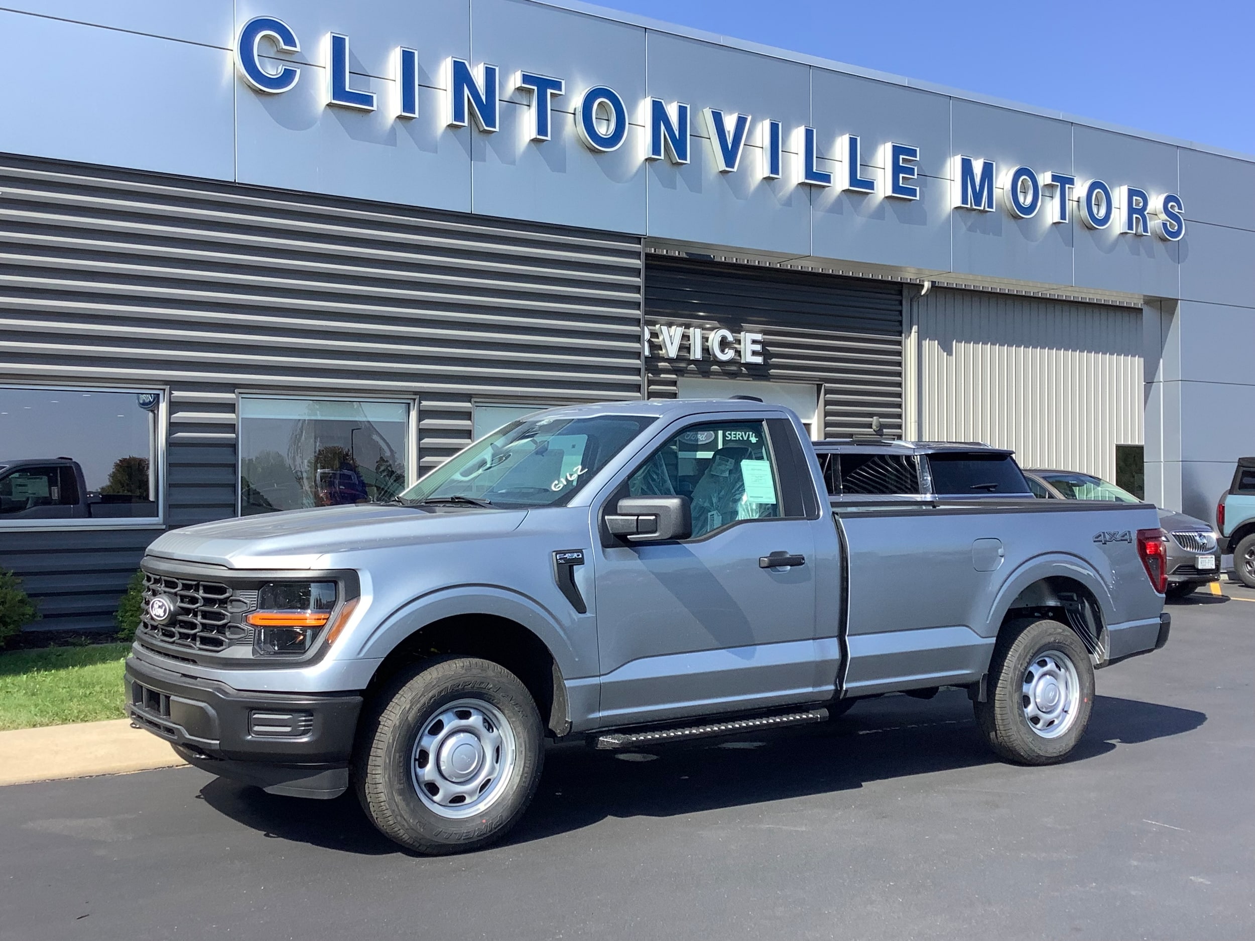 2025 Ford F-150 XL's photo