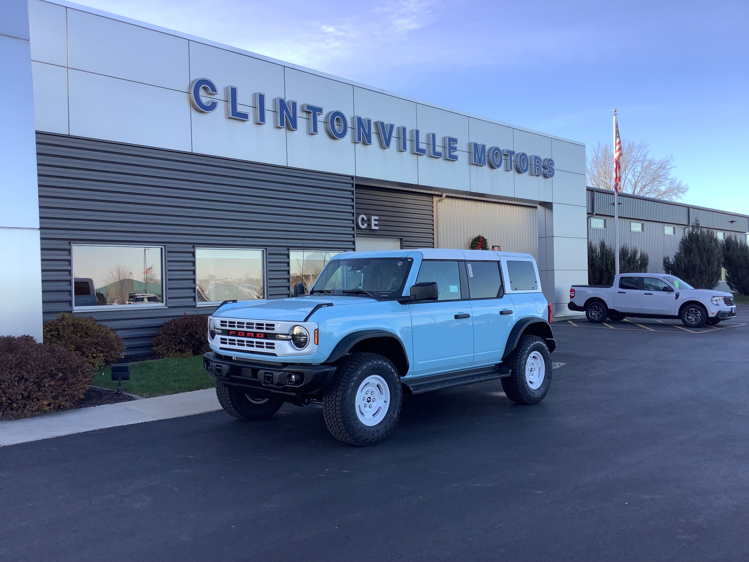 2025 Ford Bronco 4-Door Heritage Editon's photo