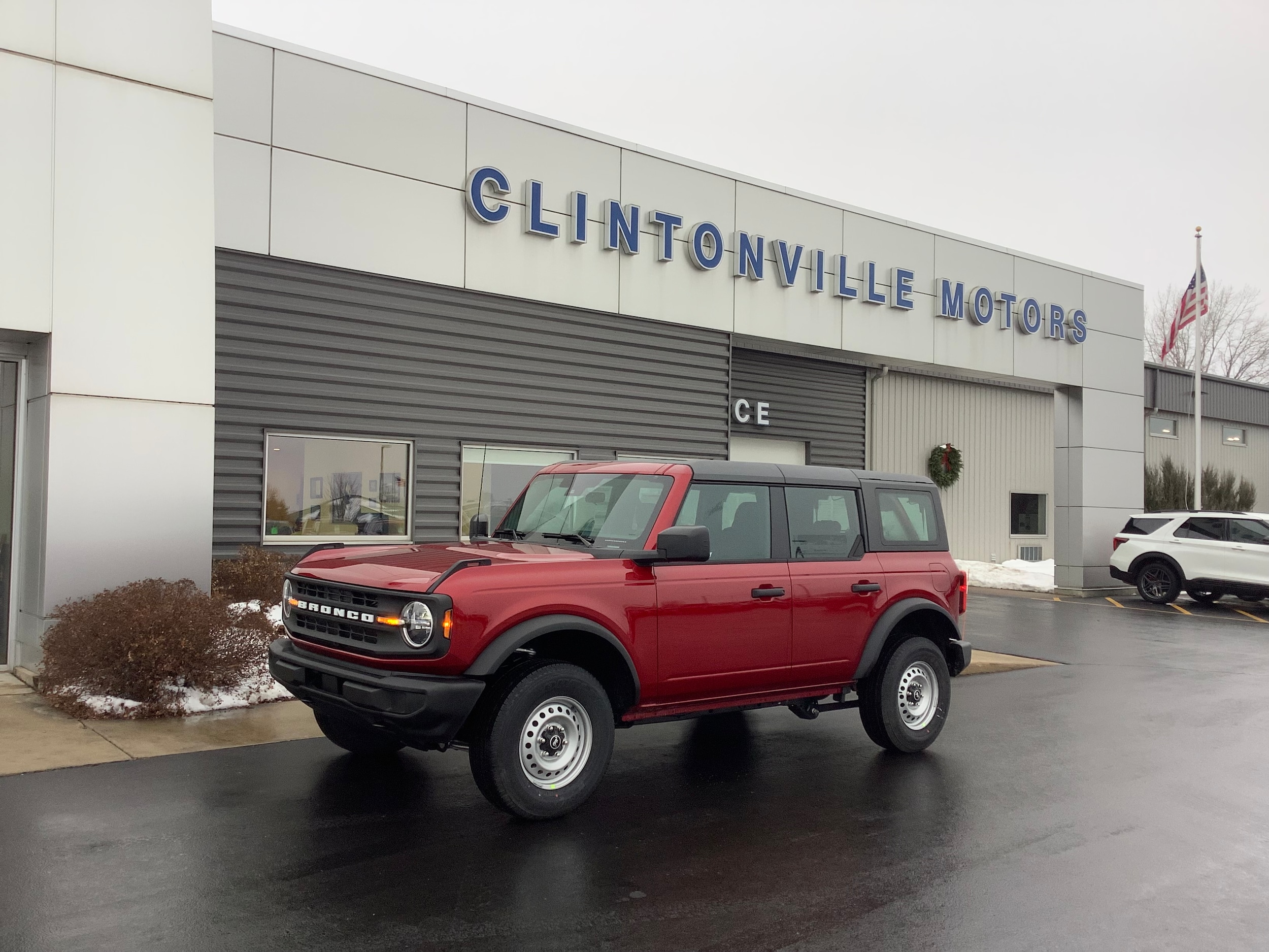 2025 Ford Bronco 4-Door Base's photo