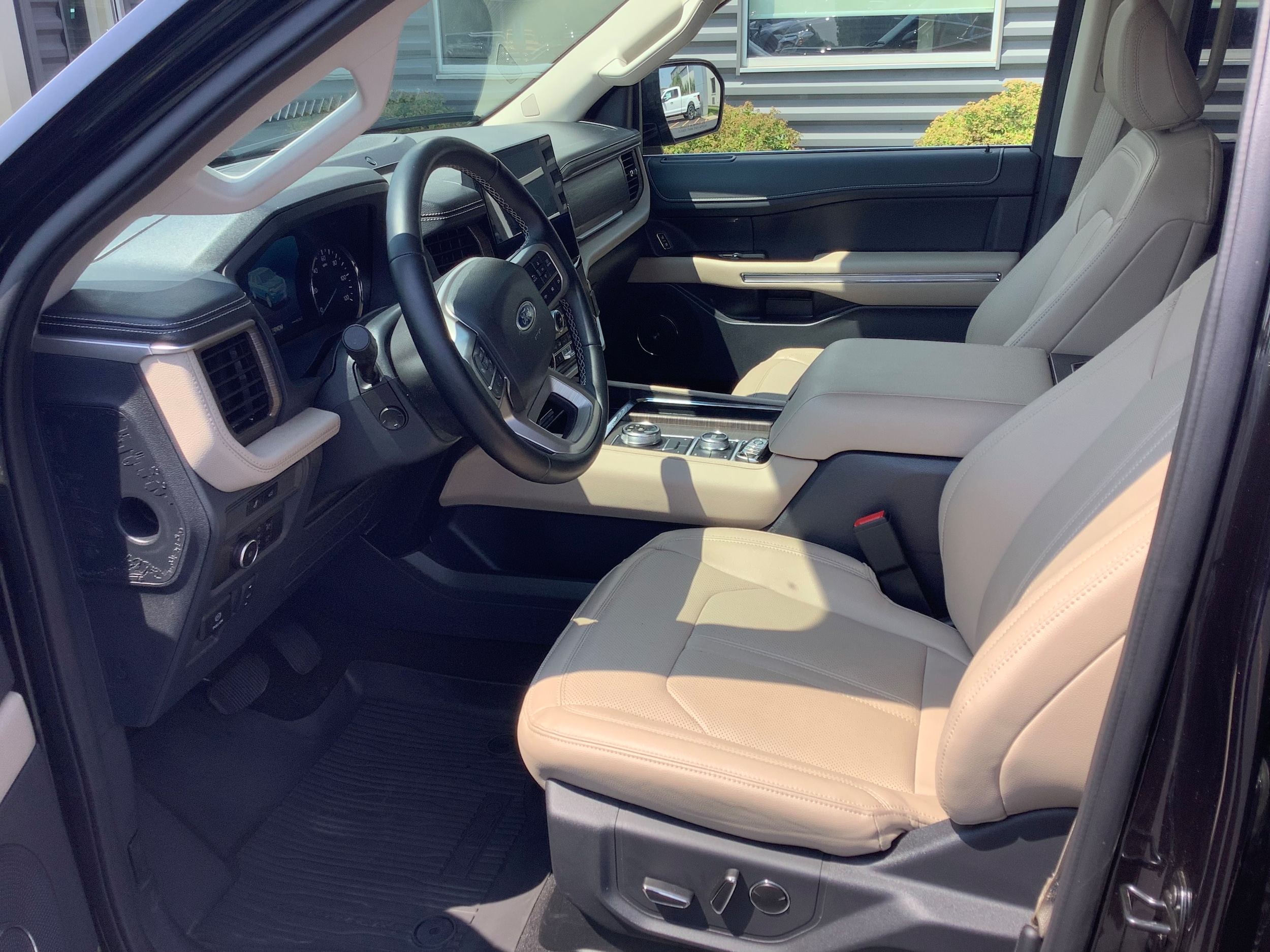 2023 Ford Expedition Limited - Photo 6