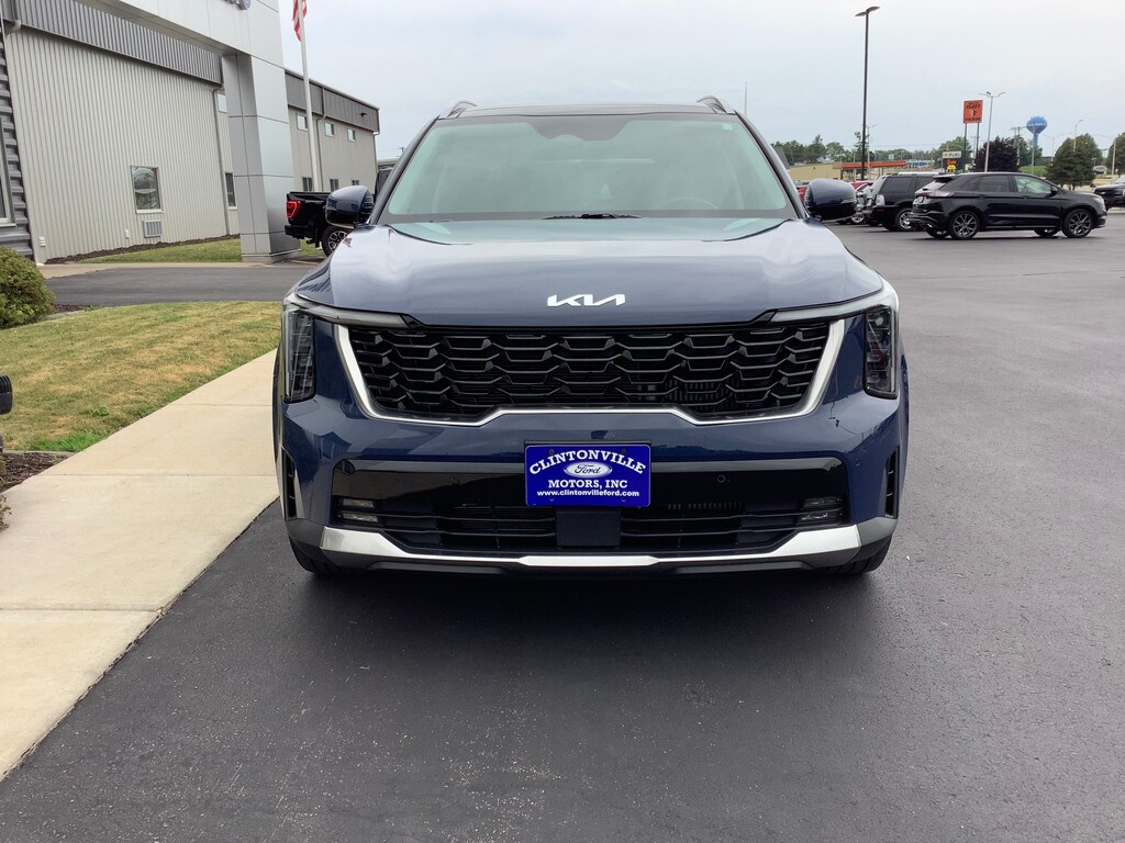 Used 2025 Kia Sorento EX SUV