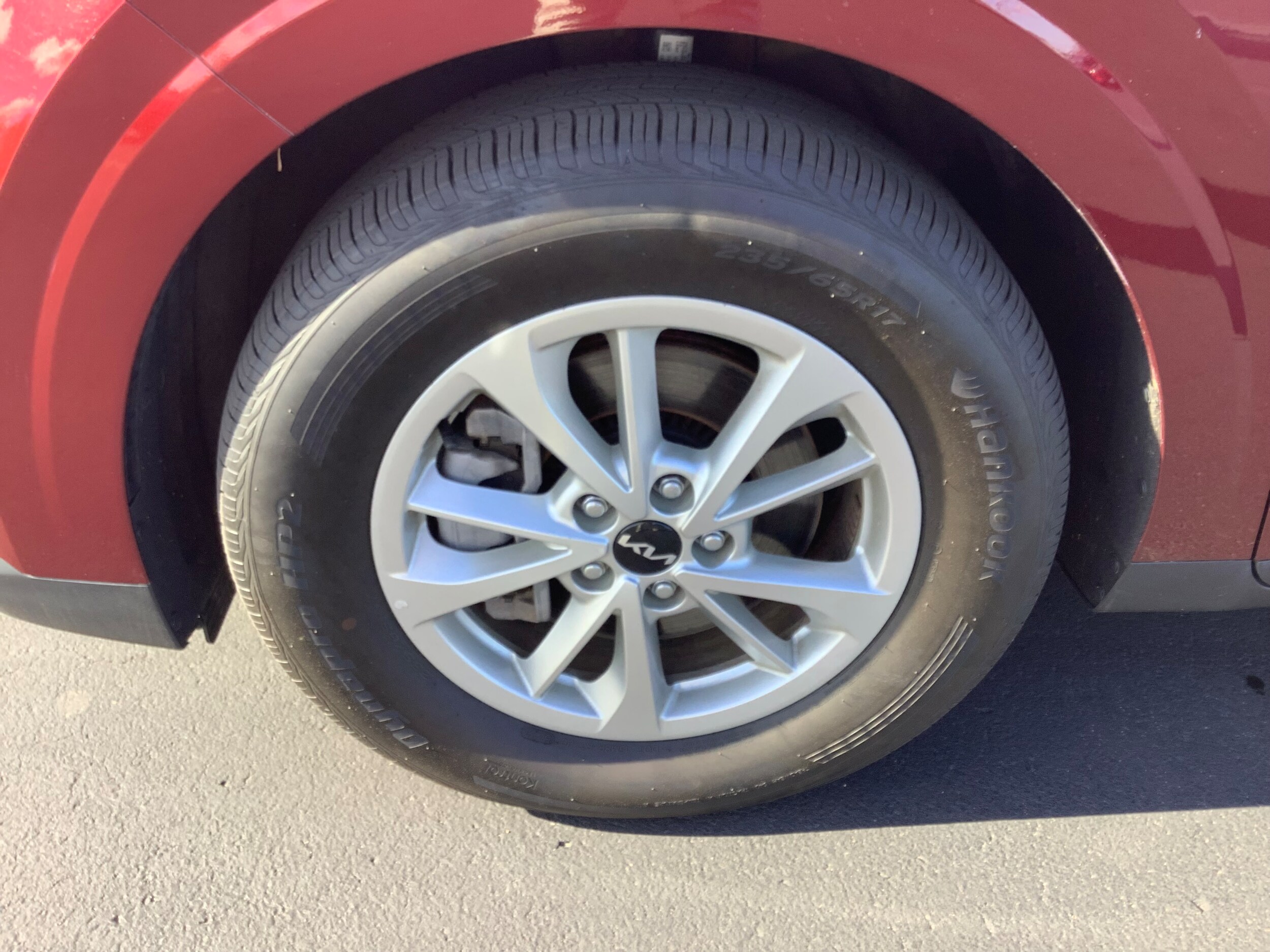 2024 Kia Carnival LX photo 4