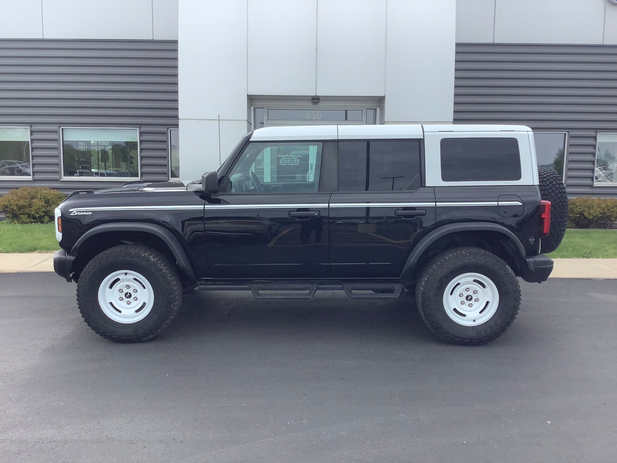 Used 2023 Ford Bronco 4-Door Heritage Editon with VIN 1FMDE4DH3PLA39969 for sale in Clintonville, WI