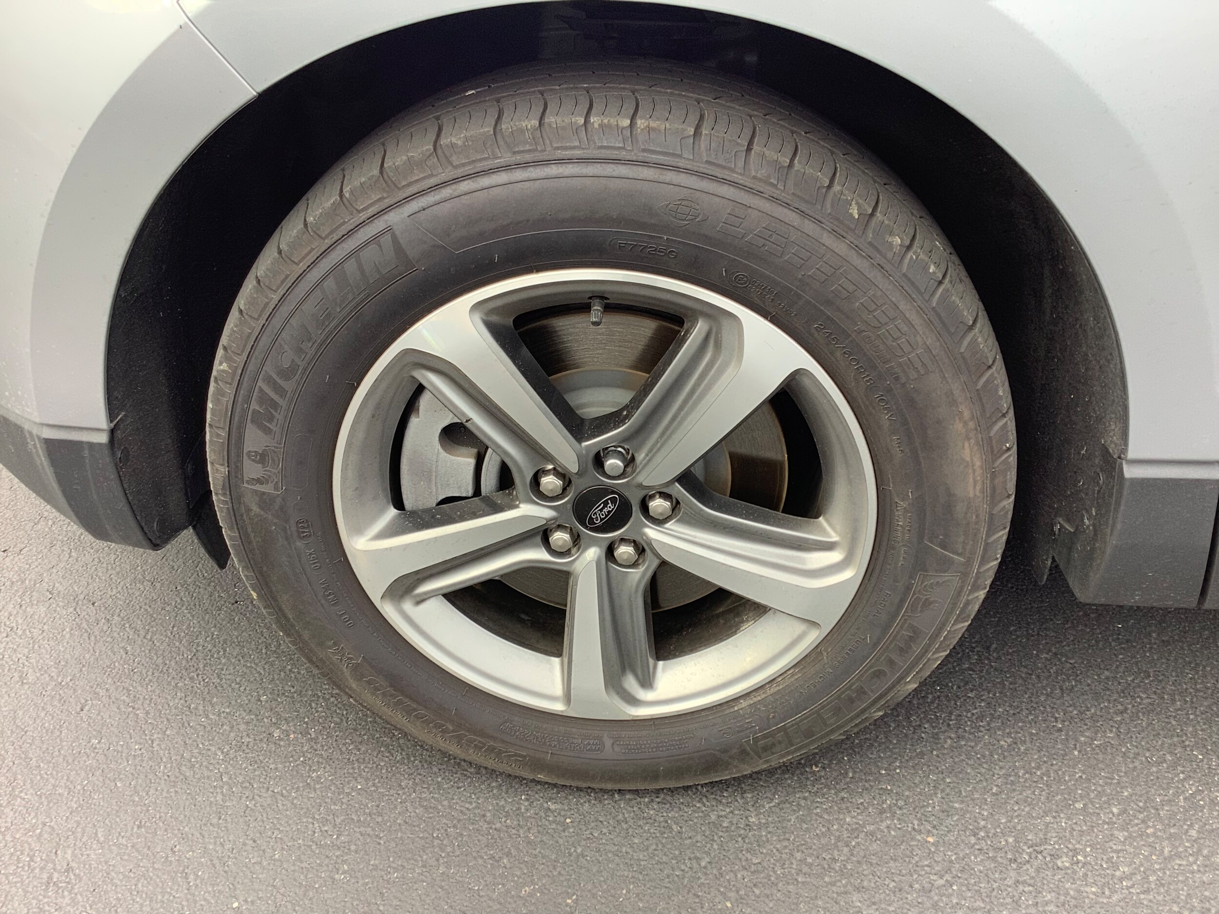 2024 Ford Edge SEL photo 3