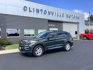 2023 Ford Explorer XLT SUV