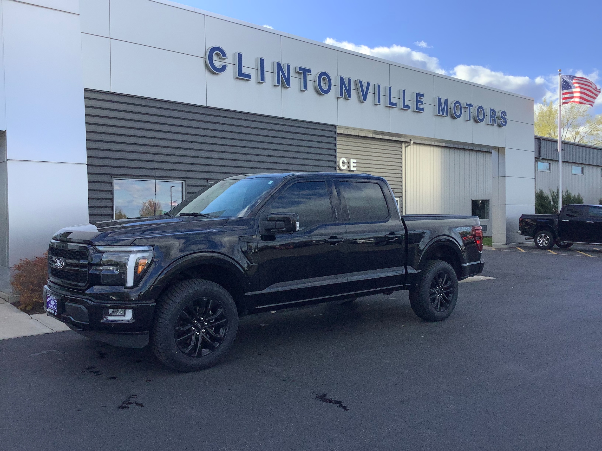 2024 Ford F-150 Lariat 4x4 SuperCrew 145 in's photo