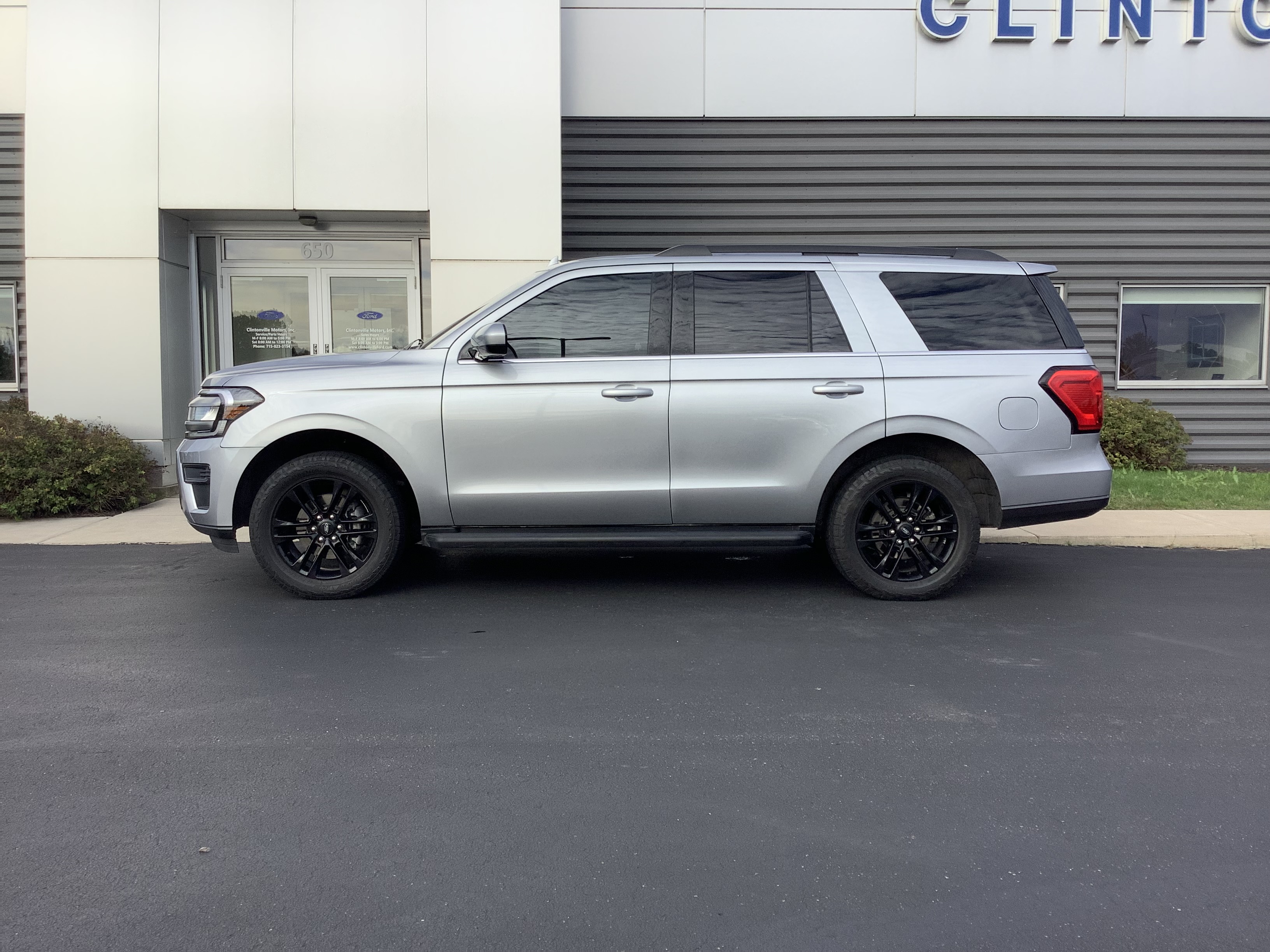 Used 2024 Ford Expedition XLT SUV