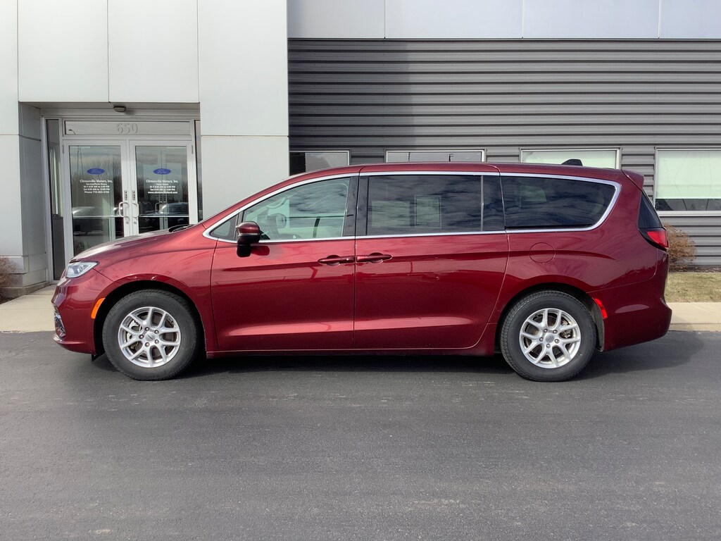 Used 2023 Chrysler Pacifica Touring L Passenger Van