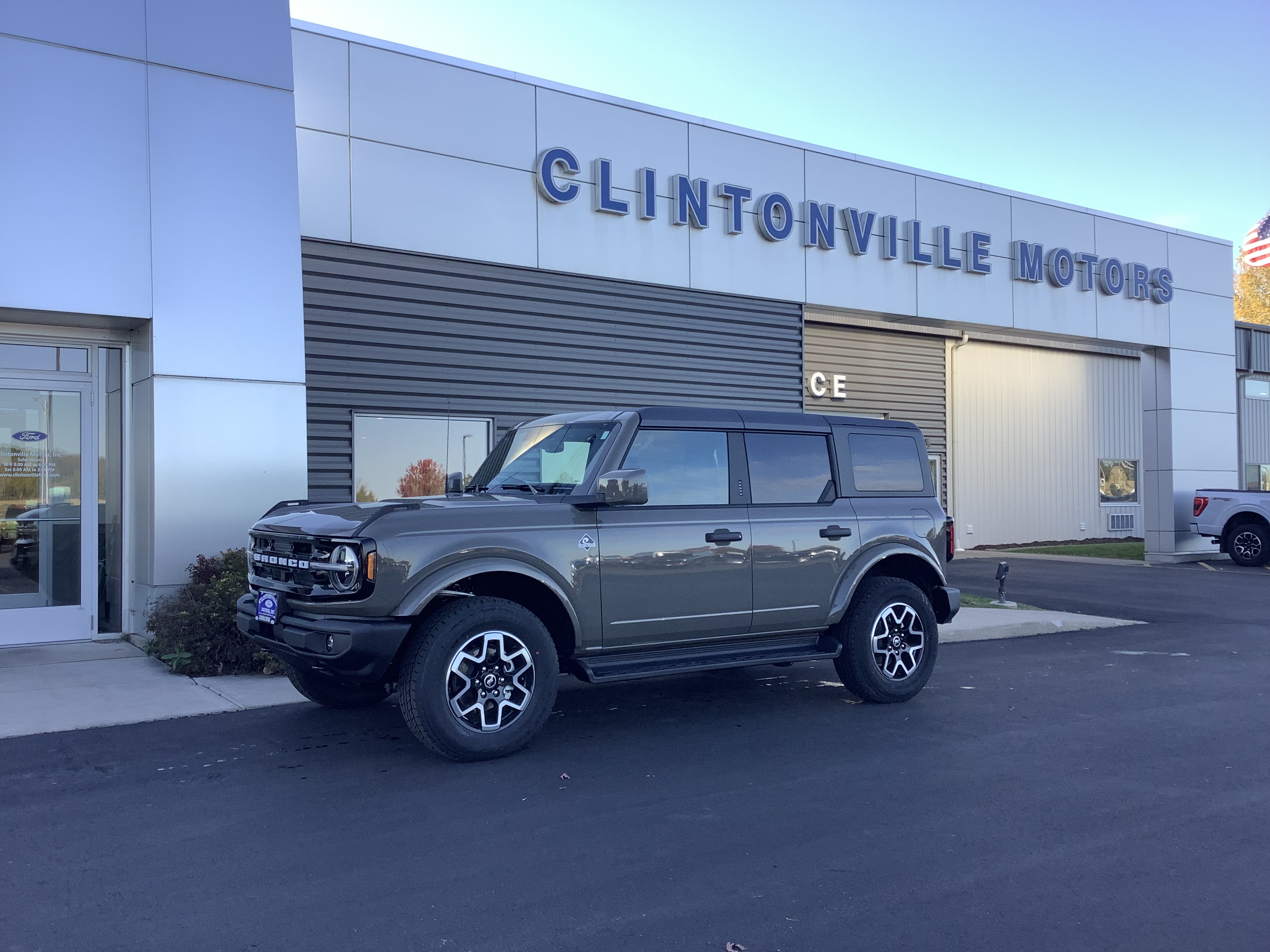 2026 Ford Bronco Outer Banks&reg; SUV