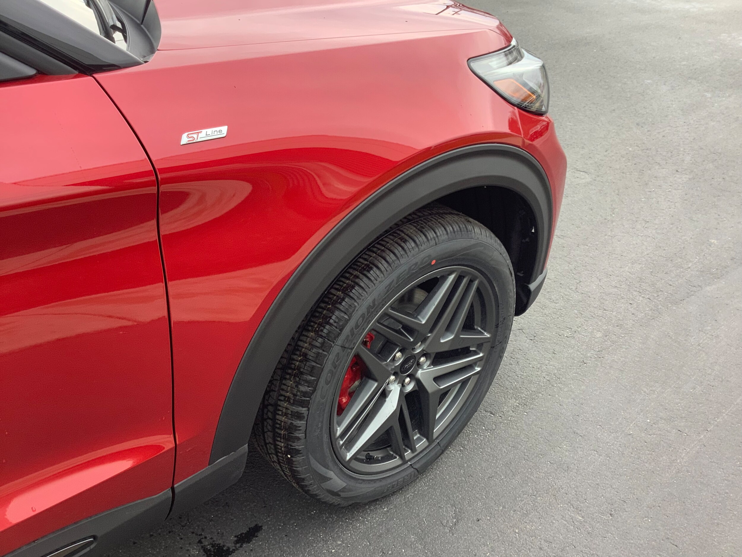 2025 Ford Explorer ST-Line photo 4