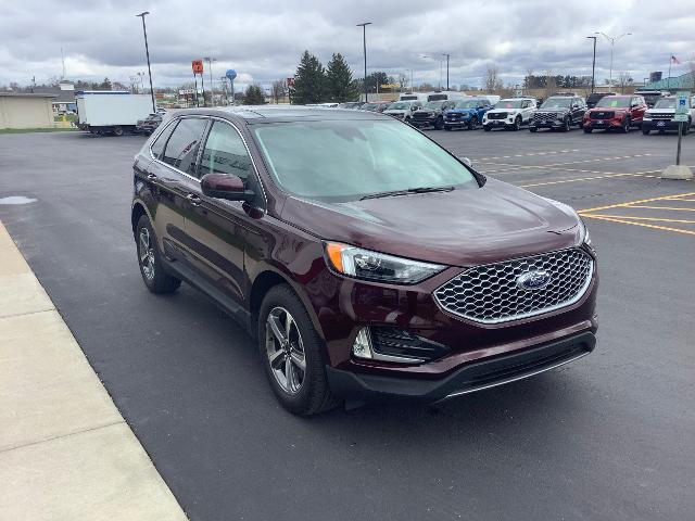 2023 Ford Edge SEL photo 2