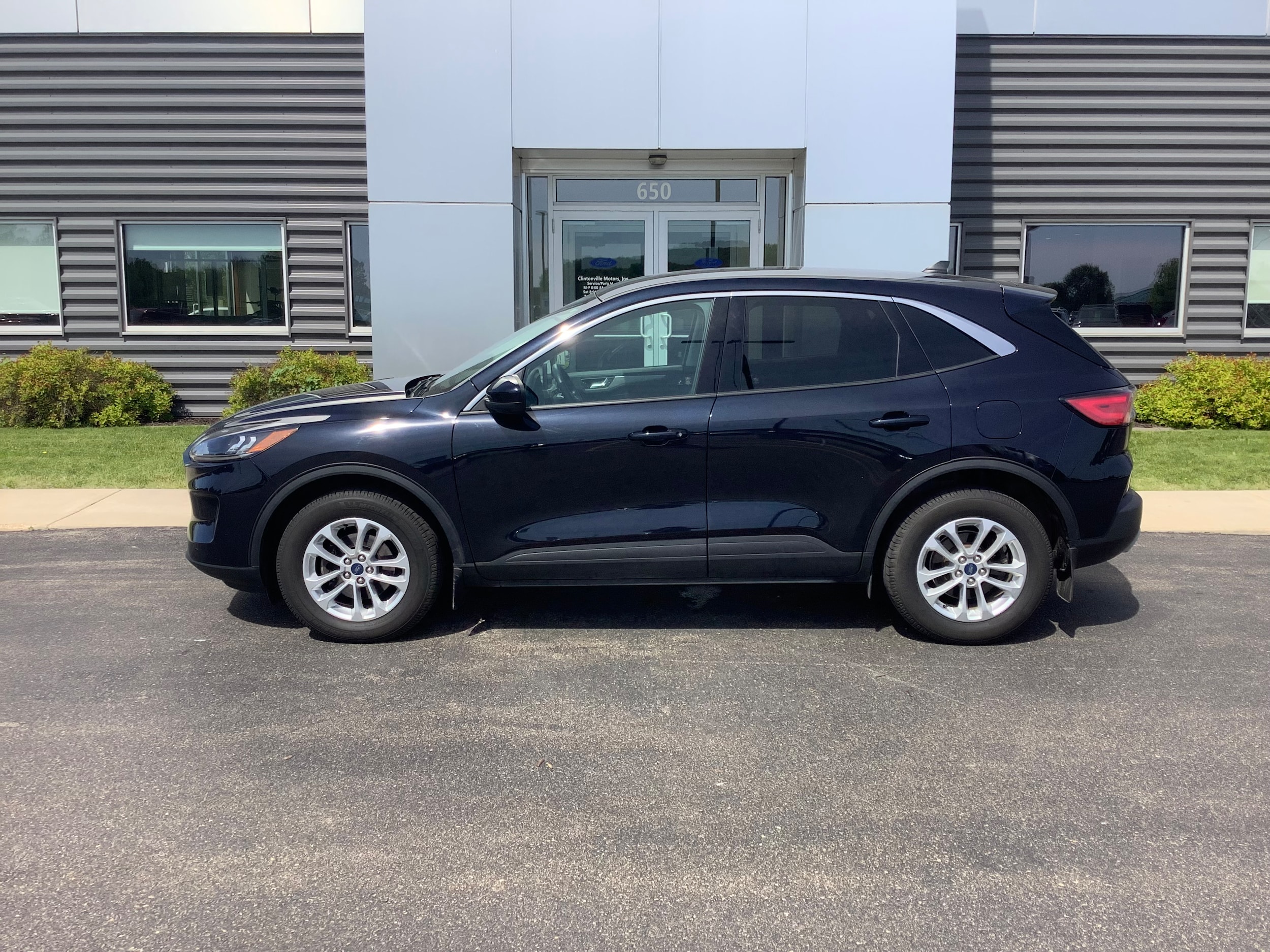 Used 2021 Ford Escape SE with VIN 1FMCU9G68MUA45732 for sale in Clintonville, WI