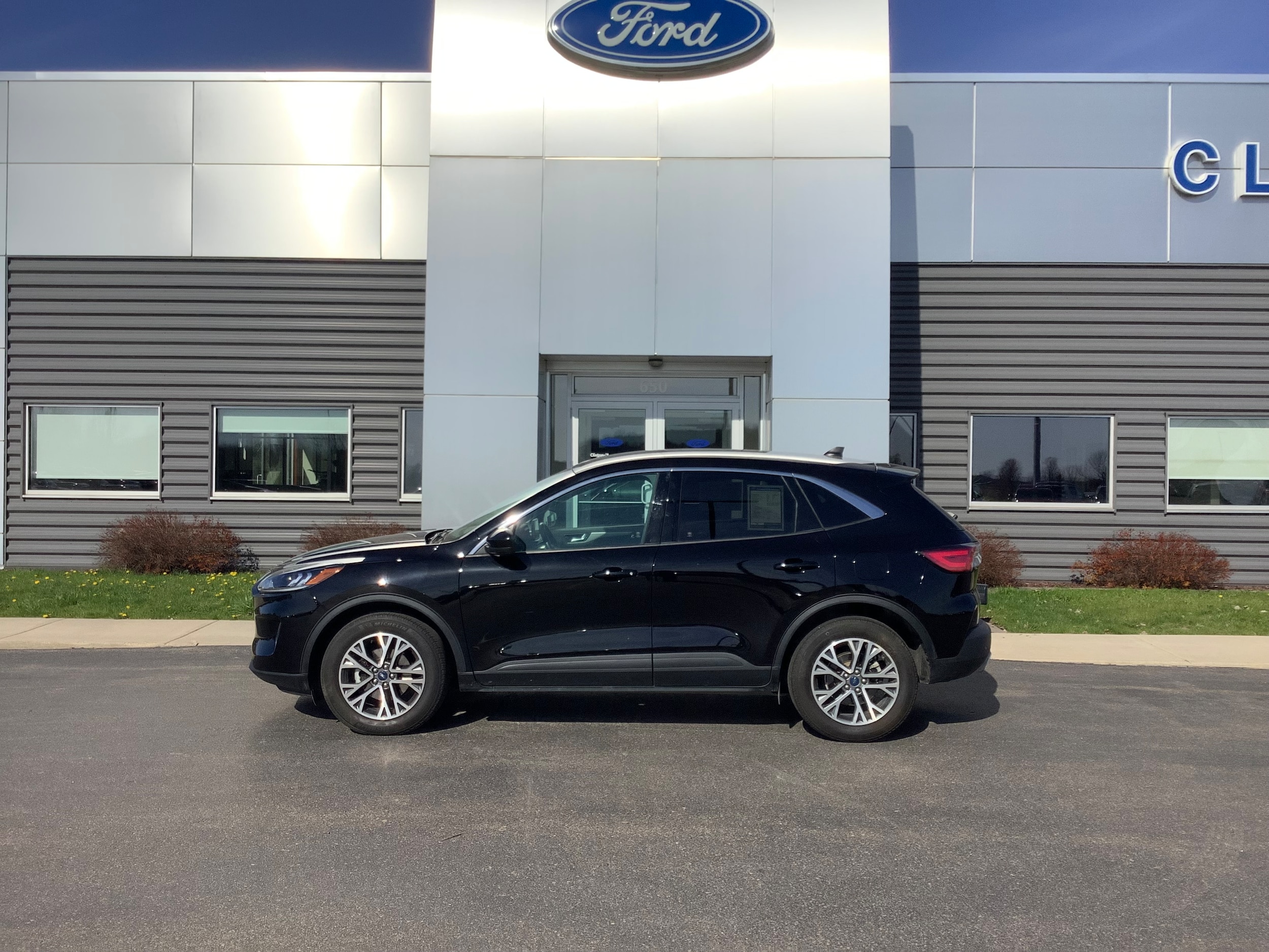 Used 2022 Ford Escape SEL with VIN 1FMCU9H63NUA15652 for sale in Clintonville, WI