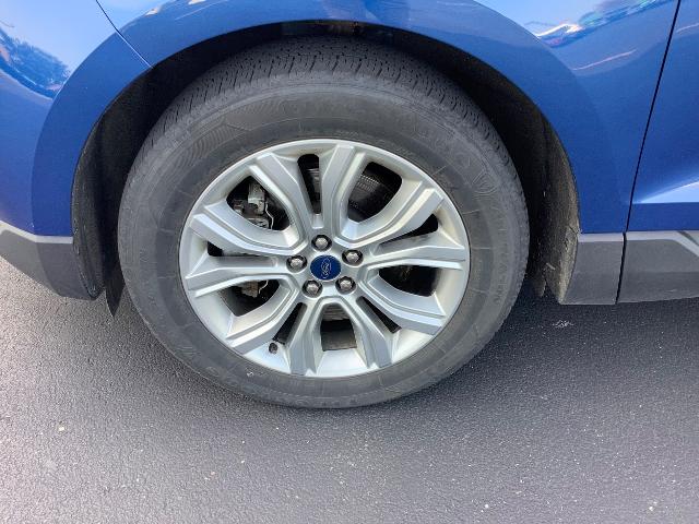 2020 Ford Edge Titanium photo 3